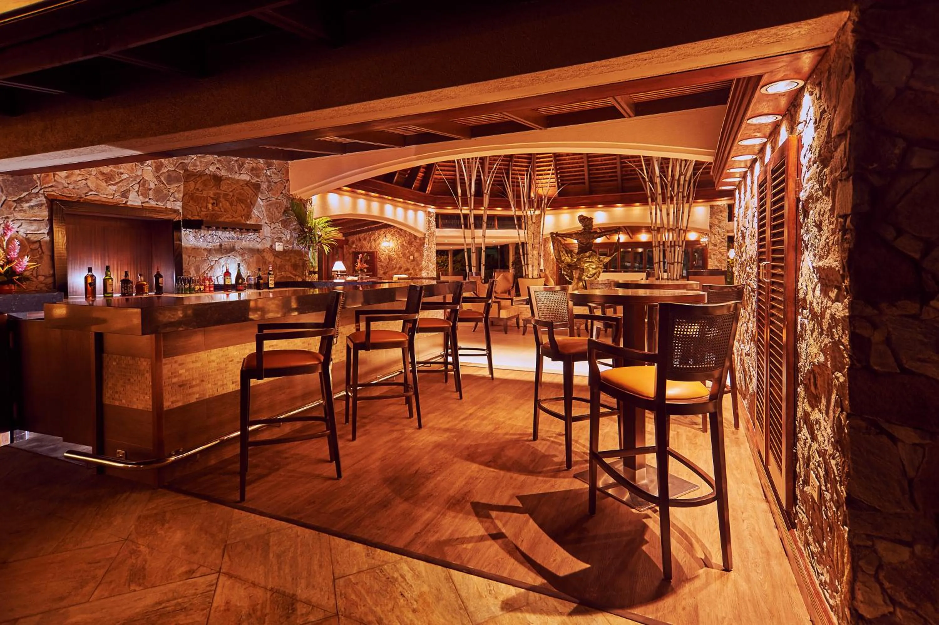 Restaurant/places to eat in Mount Irvine Bay Resort