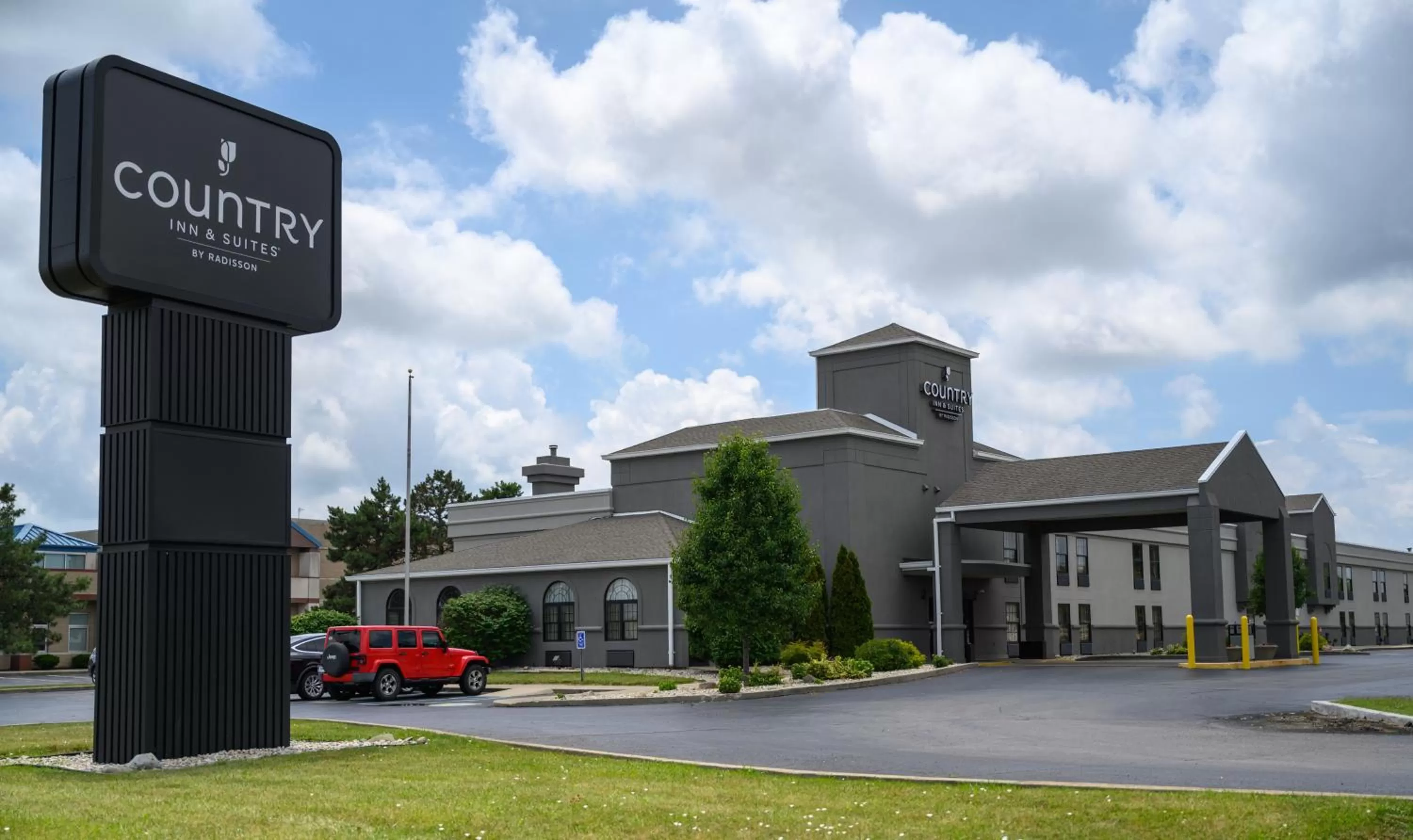 Property building in Country Inn & Suites by Radisson, Greenfield, IN