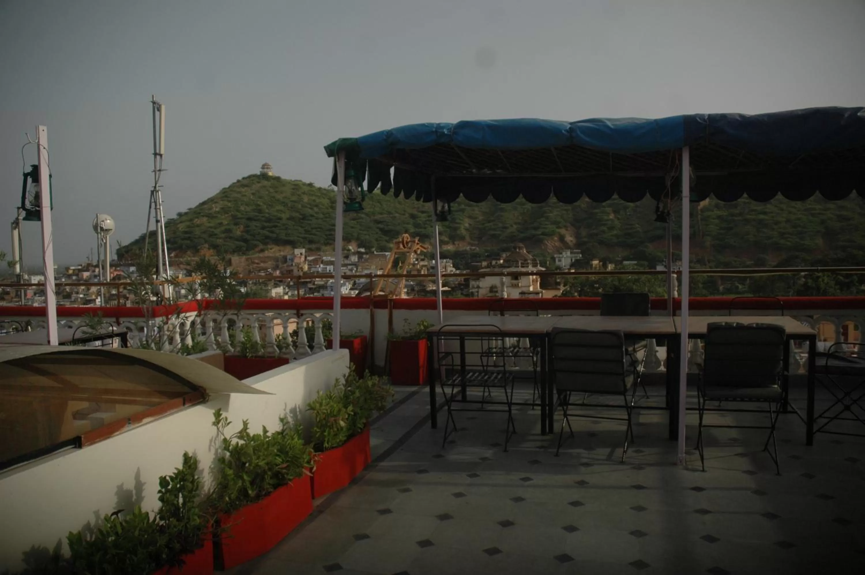 Restaurant/places to eat in Kasera Paradise