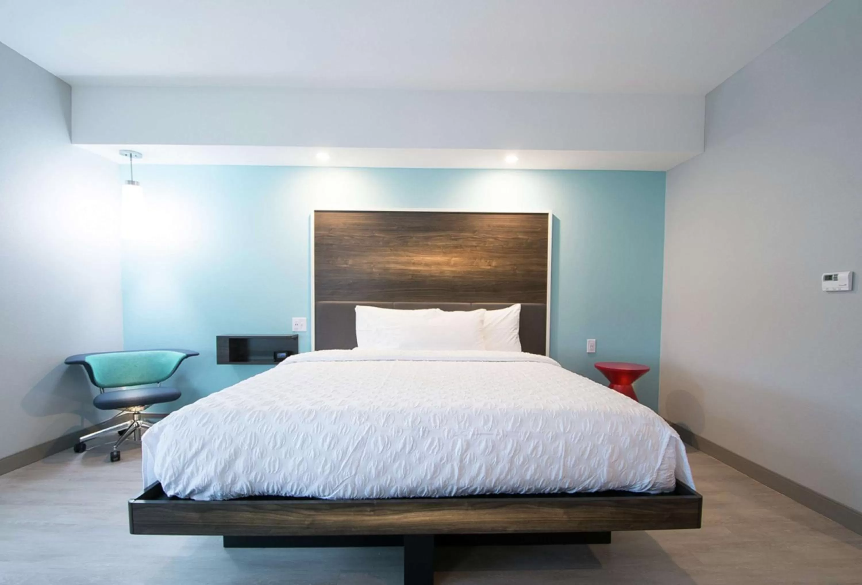 Bed in Tru by Hilton Lafayette River Ranch