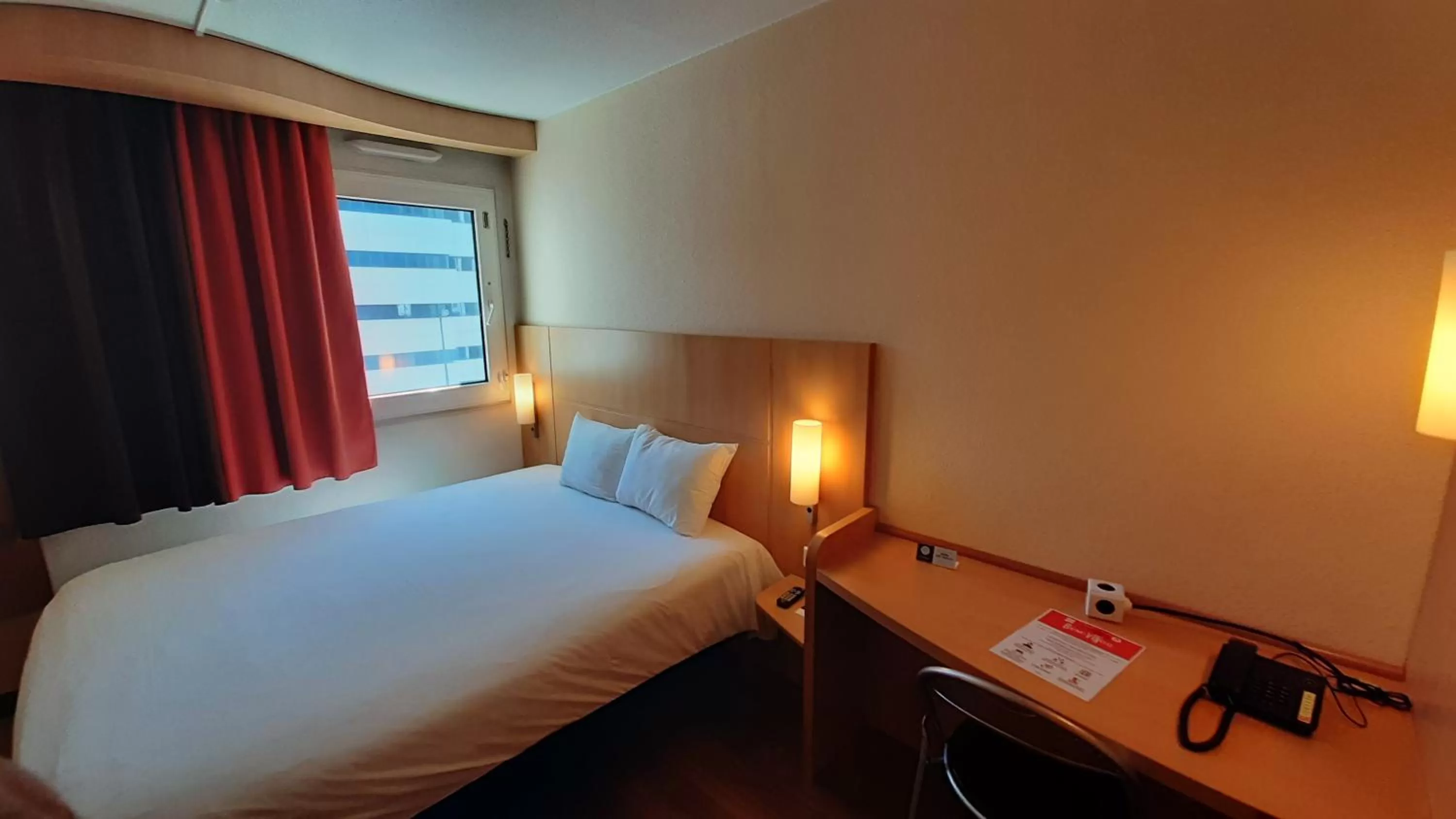 Bed in Hotel ibis Lisboa Jose Malhoa