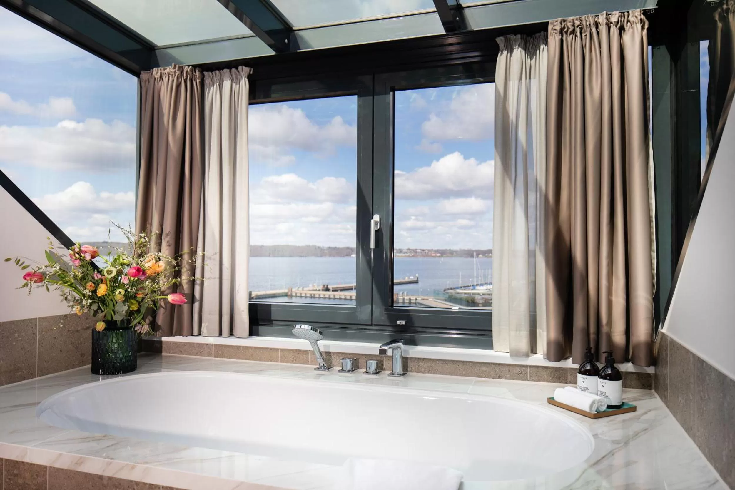 Bathroom in Das James