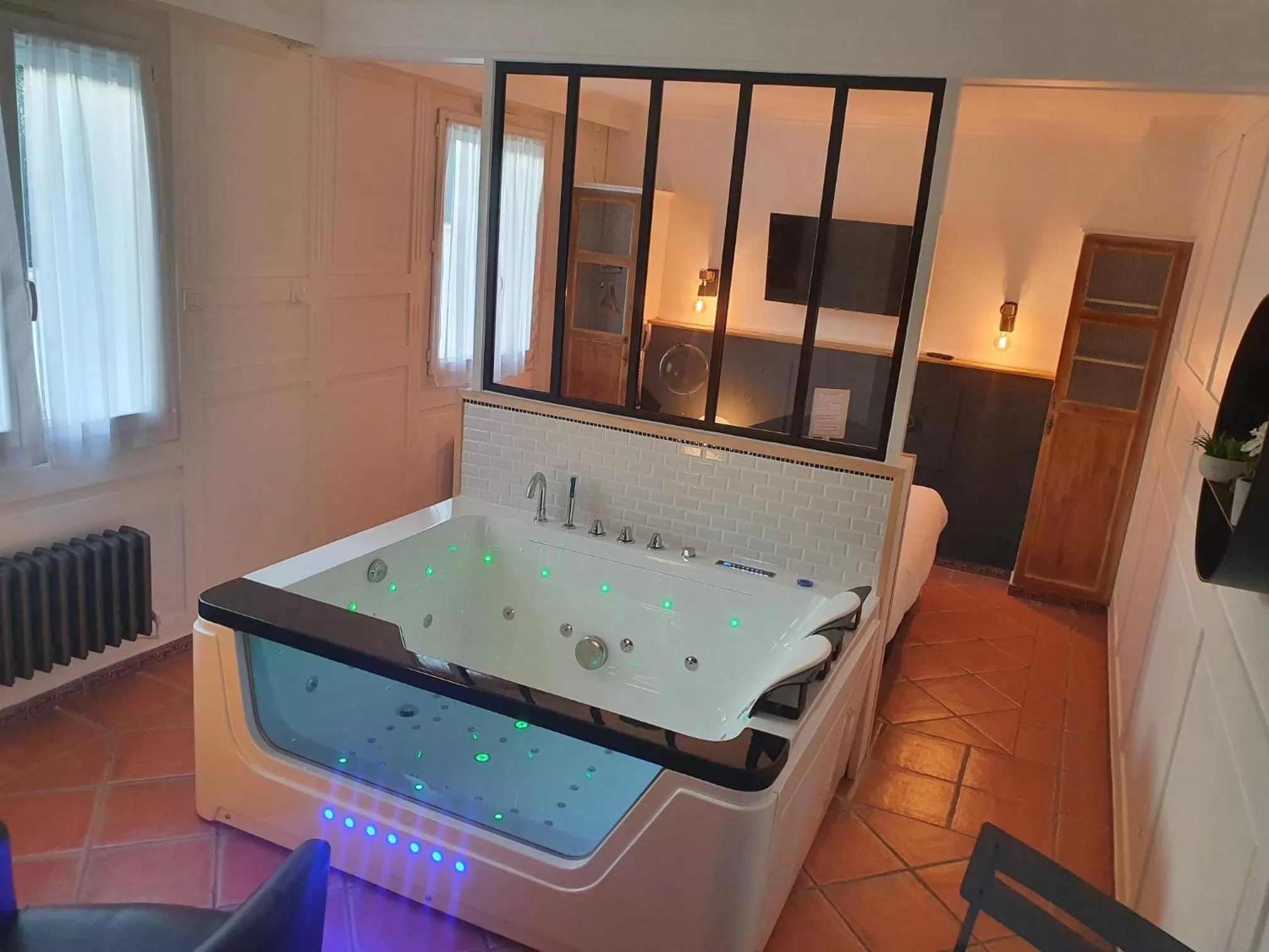 Bedroom in The Originals Boutique, Clair Hôtel, Martigues