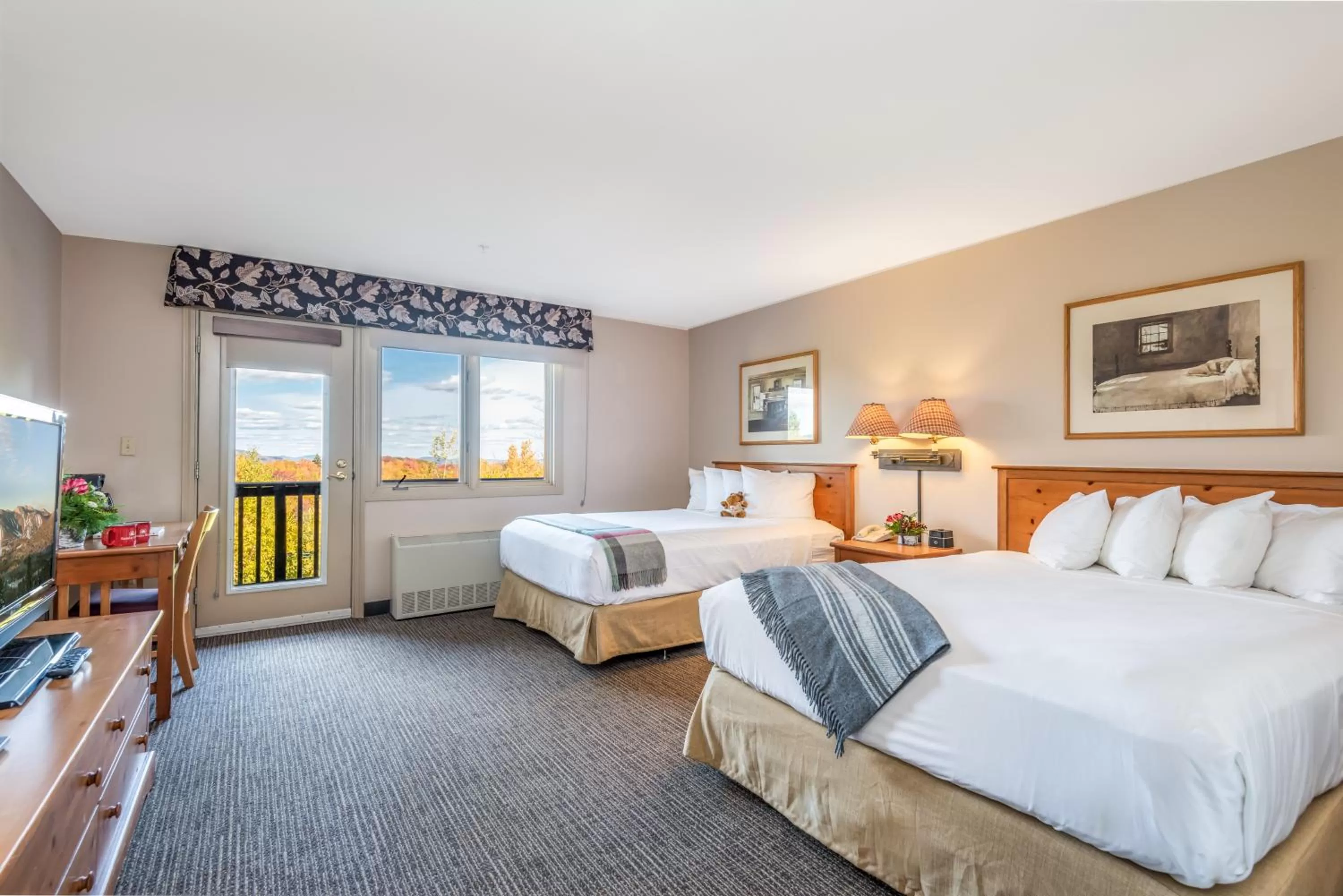 Photo of the whole room, Bed in Jordan Hotel