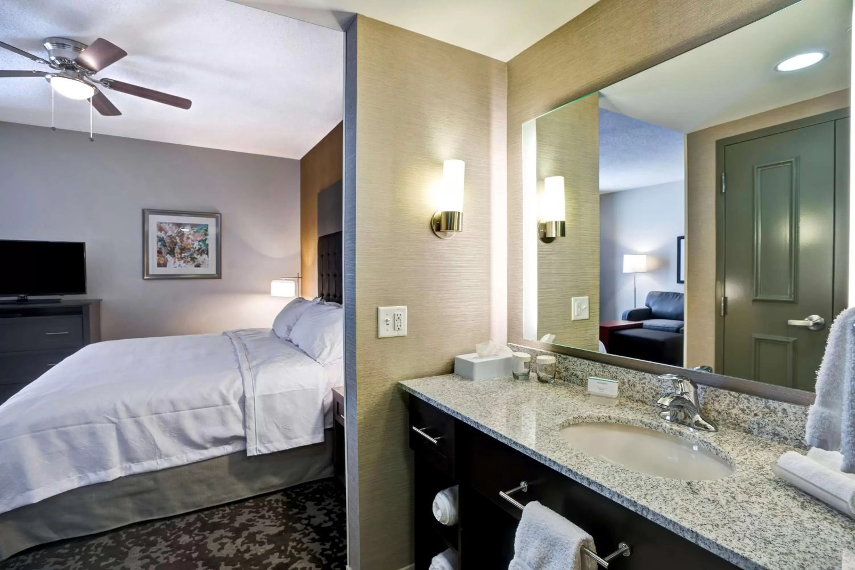 Bathroom, Bed in Homewood Suites by Hilton Christiansburg