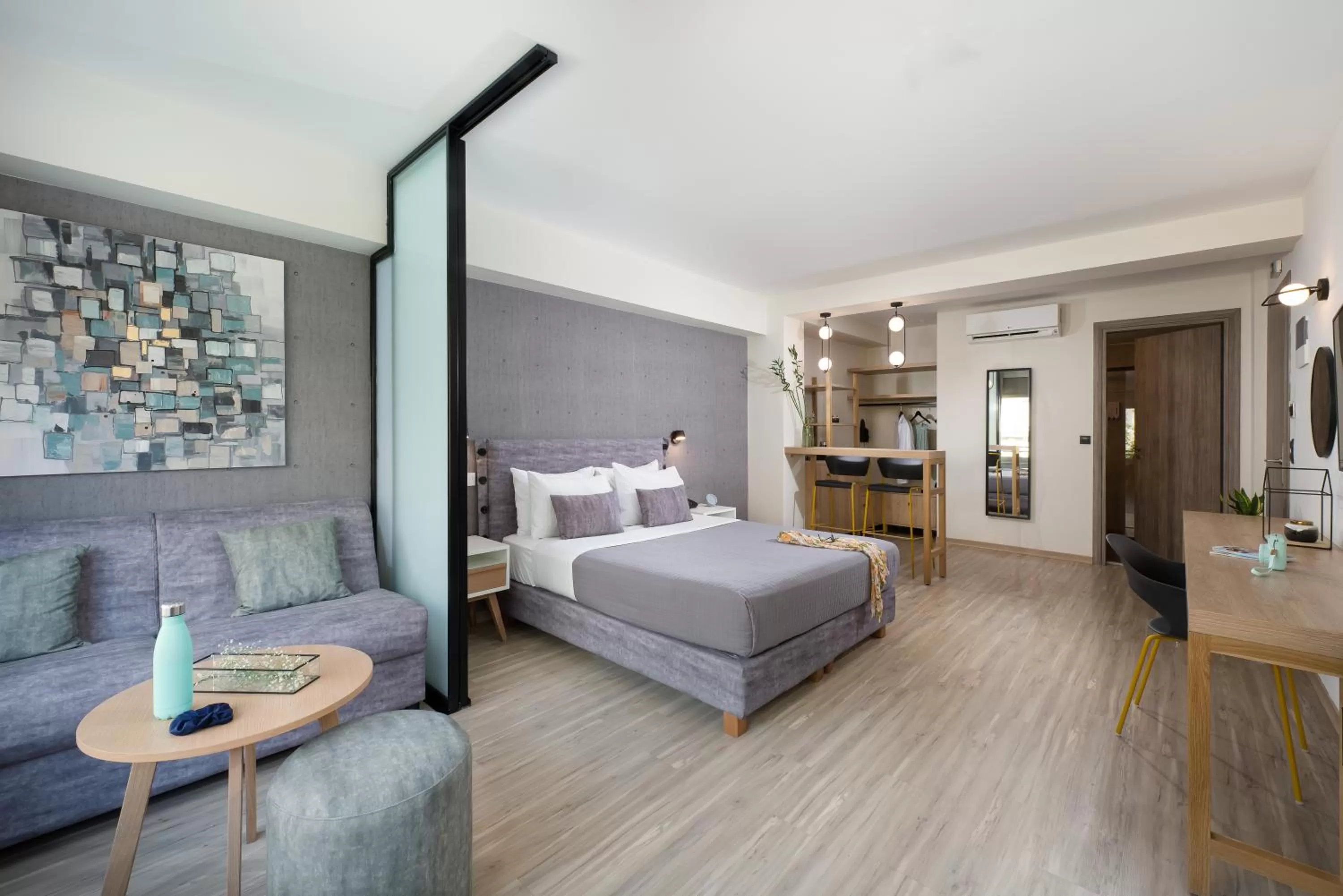 Photo of the whole room, Bed in Enattica Suites