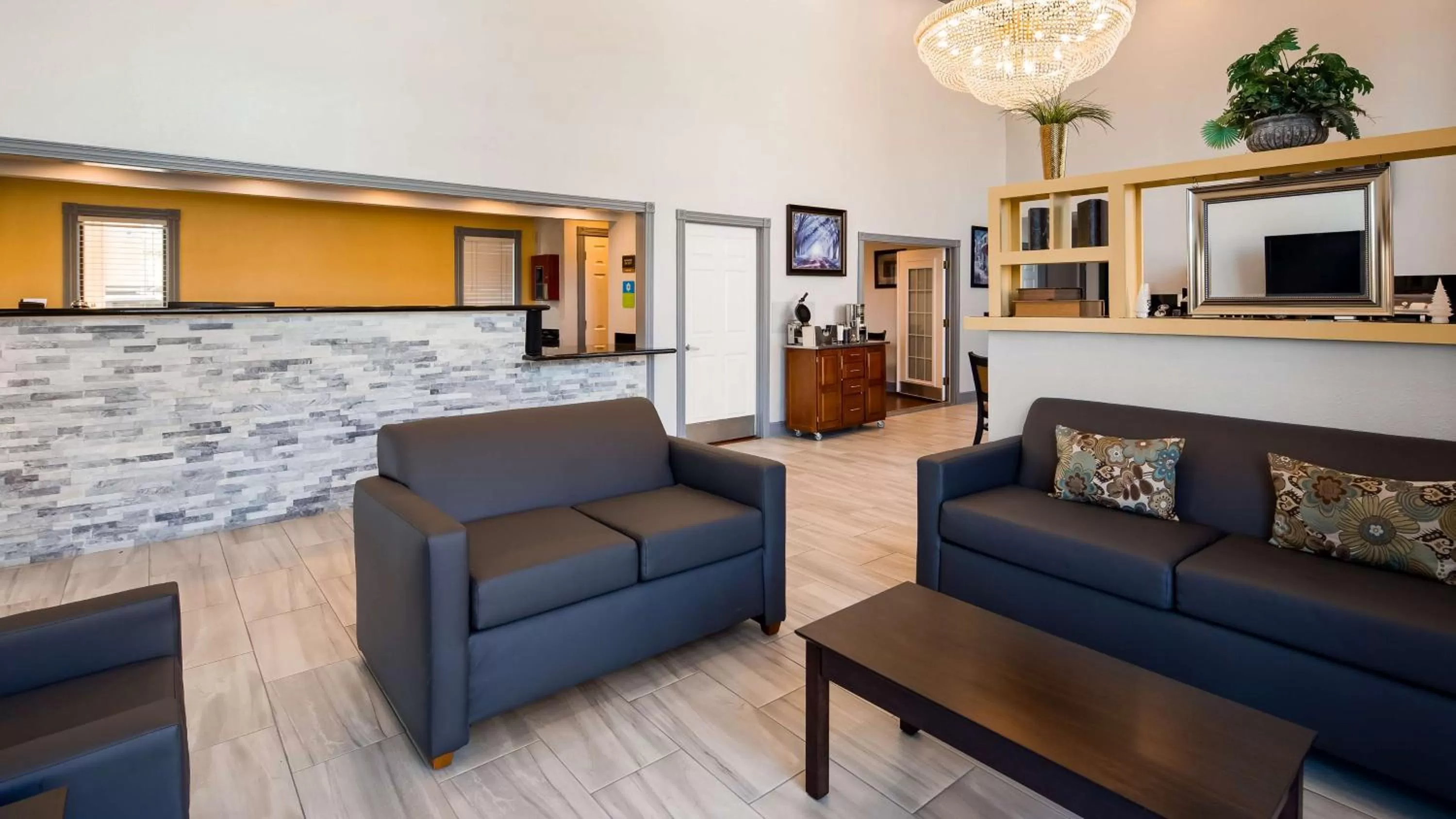 Lobby or reception in SureStay Plus Hotel by Best Western Hammond