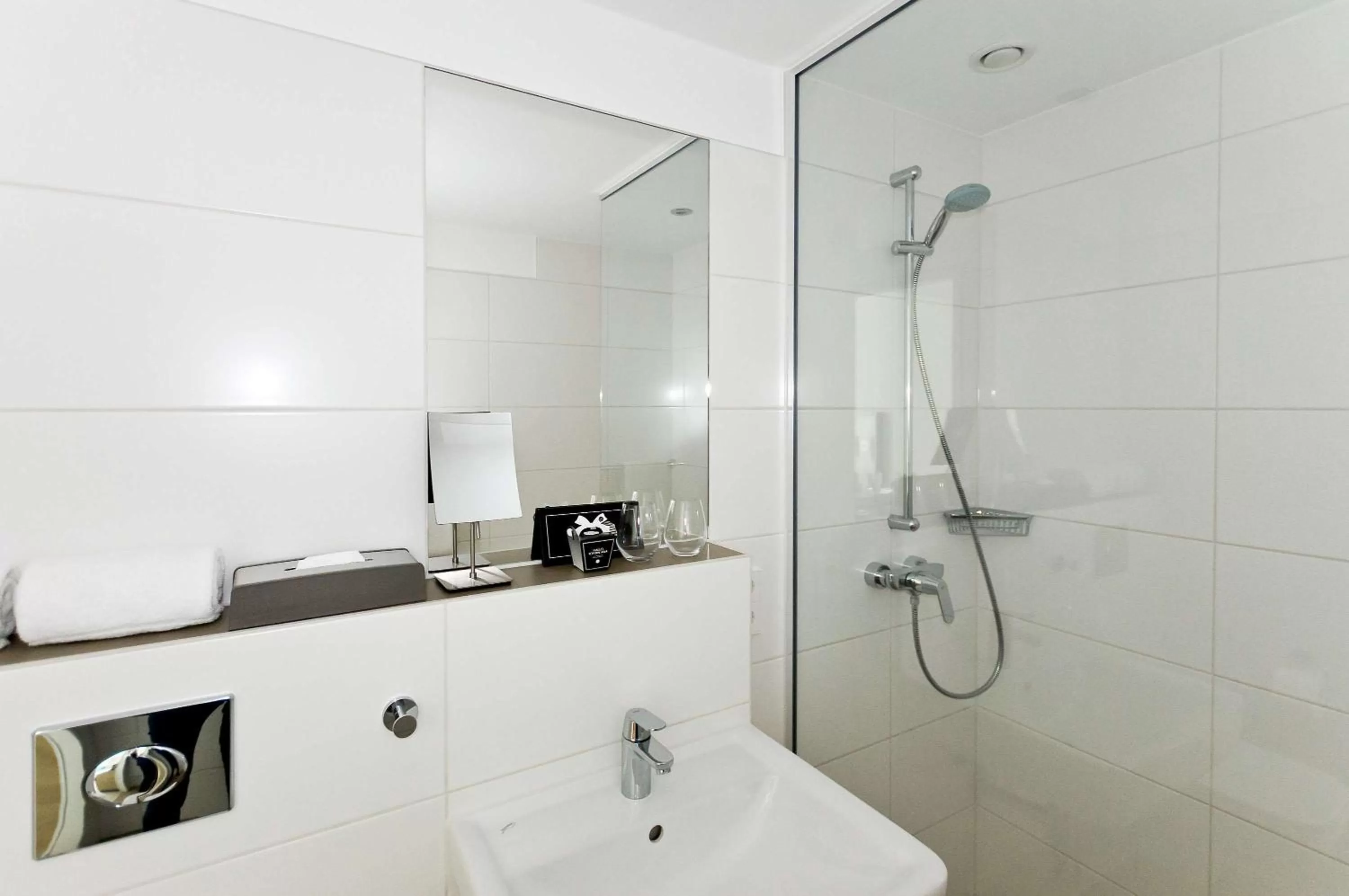 Bathroom in elaya apartments stuttgart boeblingen ehemals Arthotel ANA Living Boeblingen