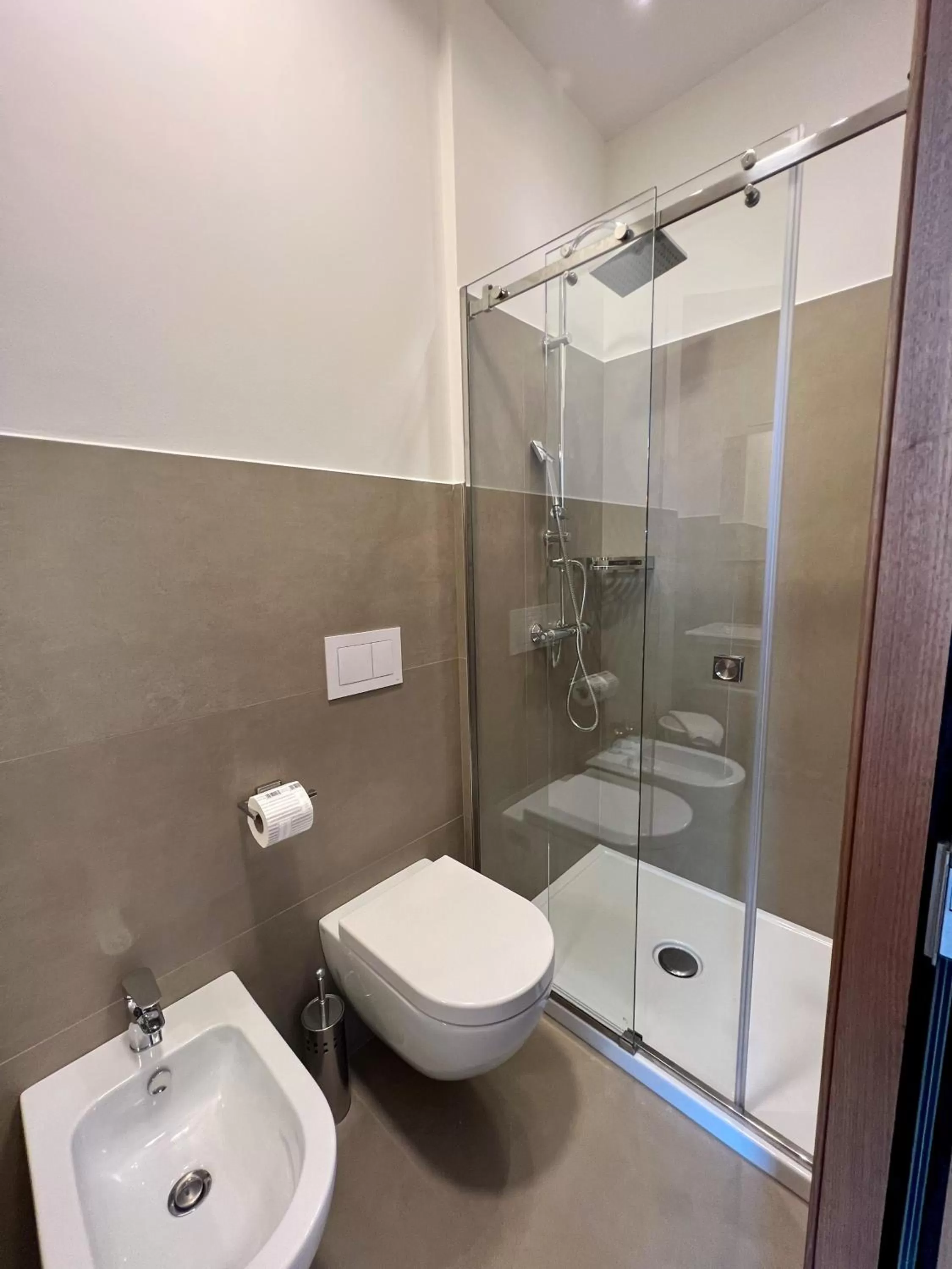 Bathroom in Rainbow Hotel Depandance Joli