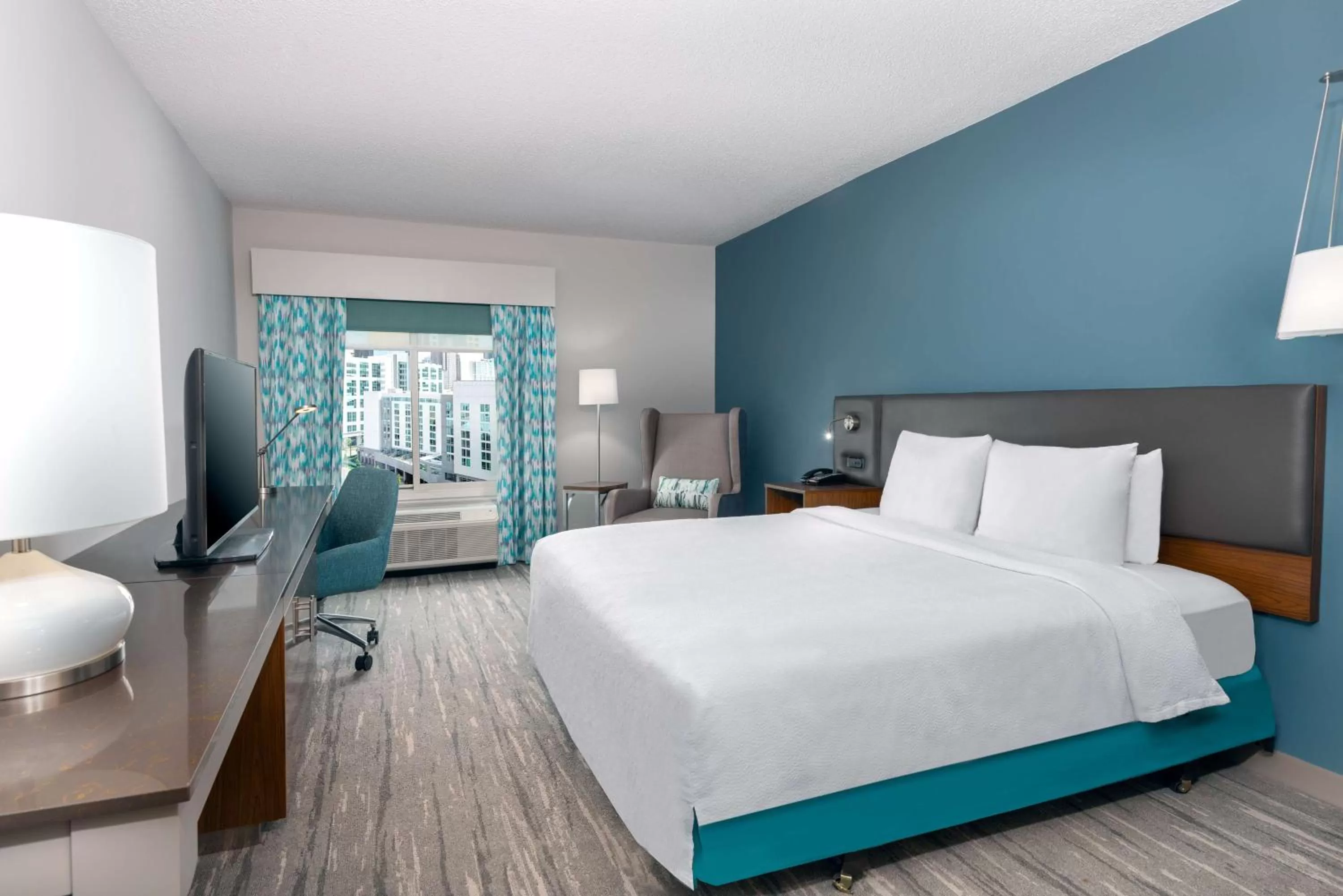 King Room with Roll-In Shower - Disability Access in Hilton Garden Inn Charlotte Uptown