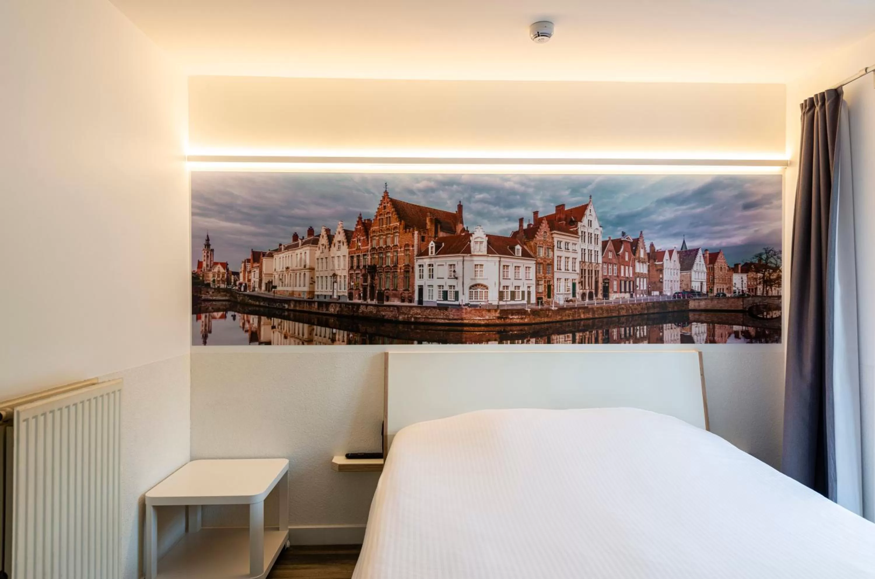 Bed in Canalview Hotel Ter Reien