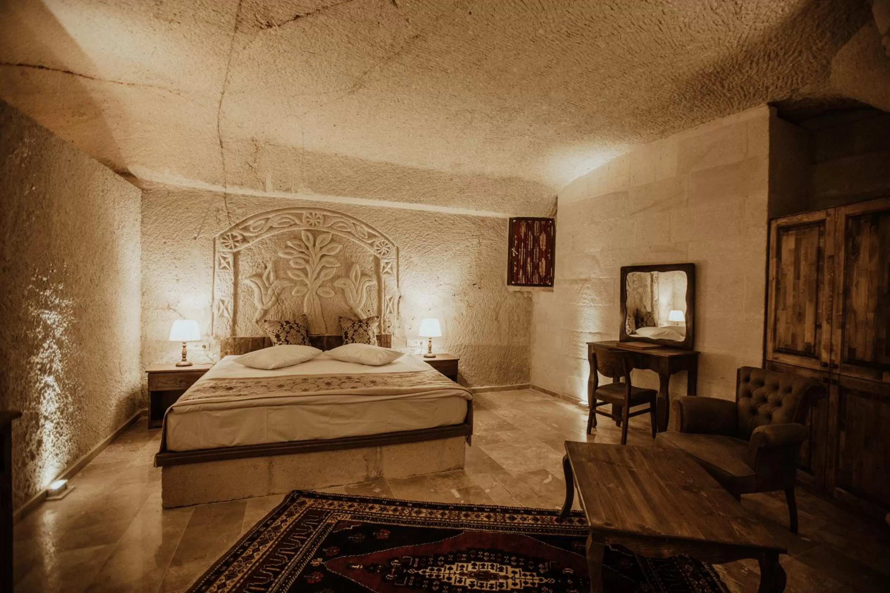 Bed in Kismet Cave Mansion