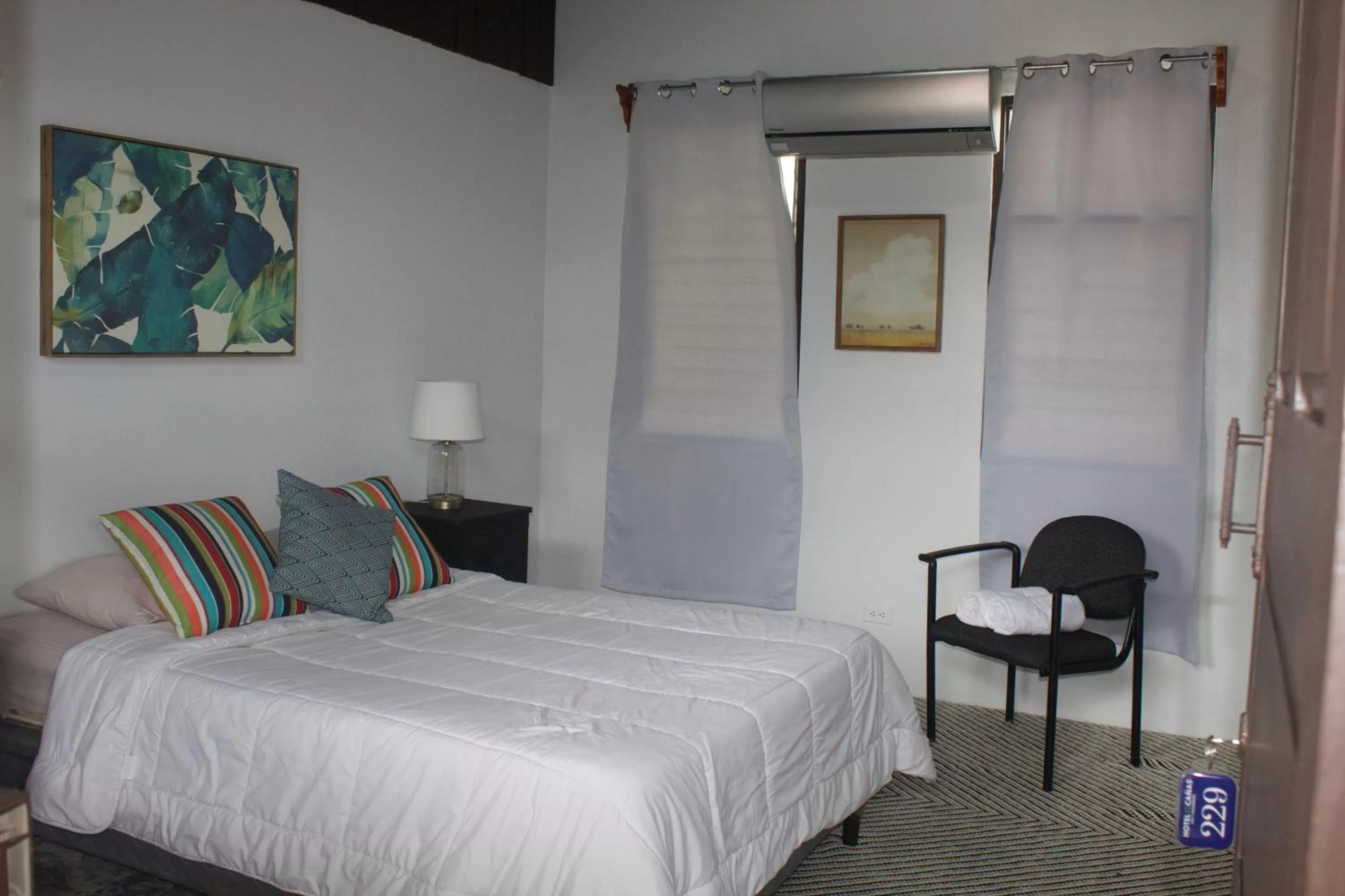 Photo of the whole room in Hotel Cañas