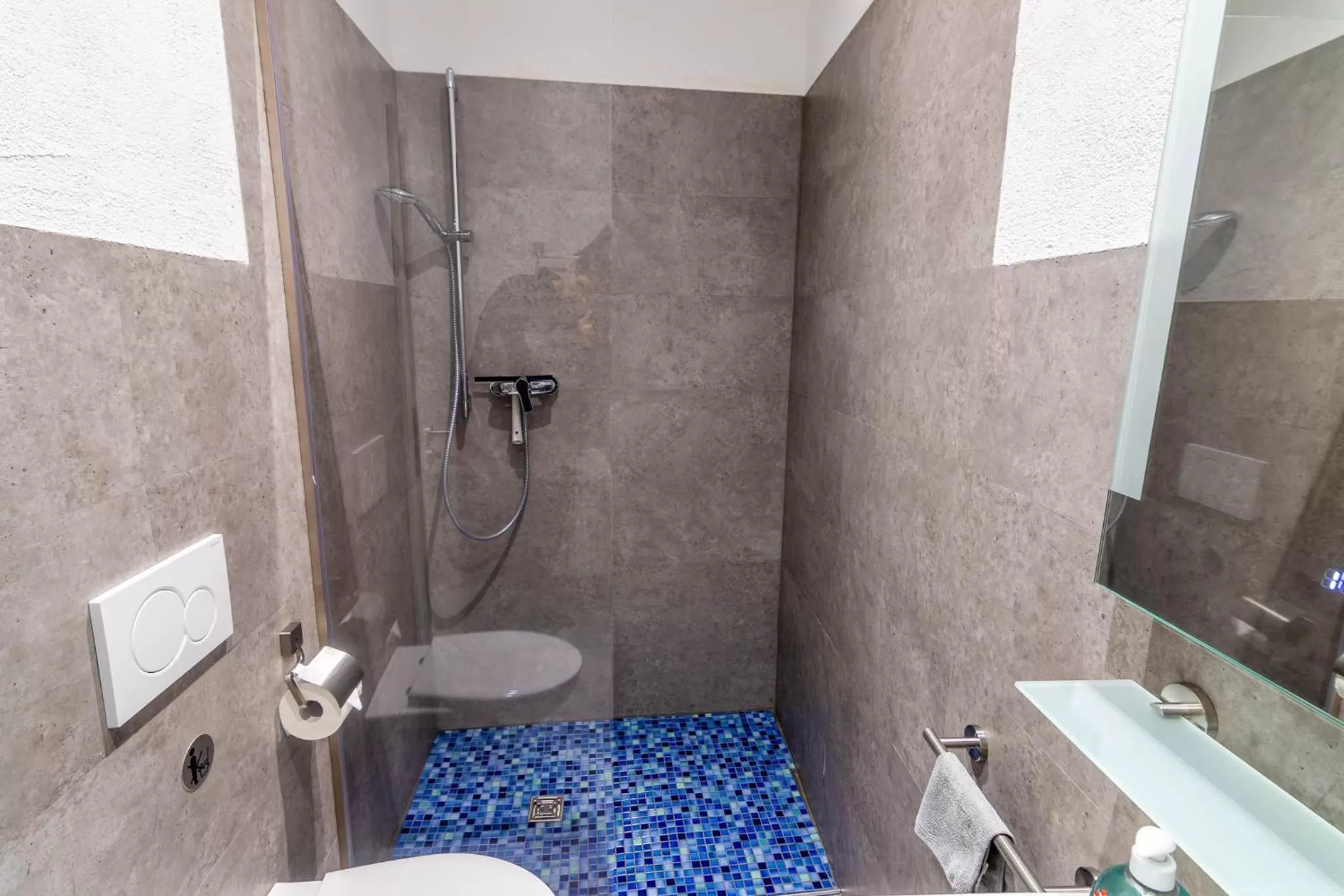 Bathroom in Gästehaus Jagsttal