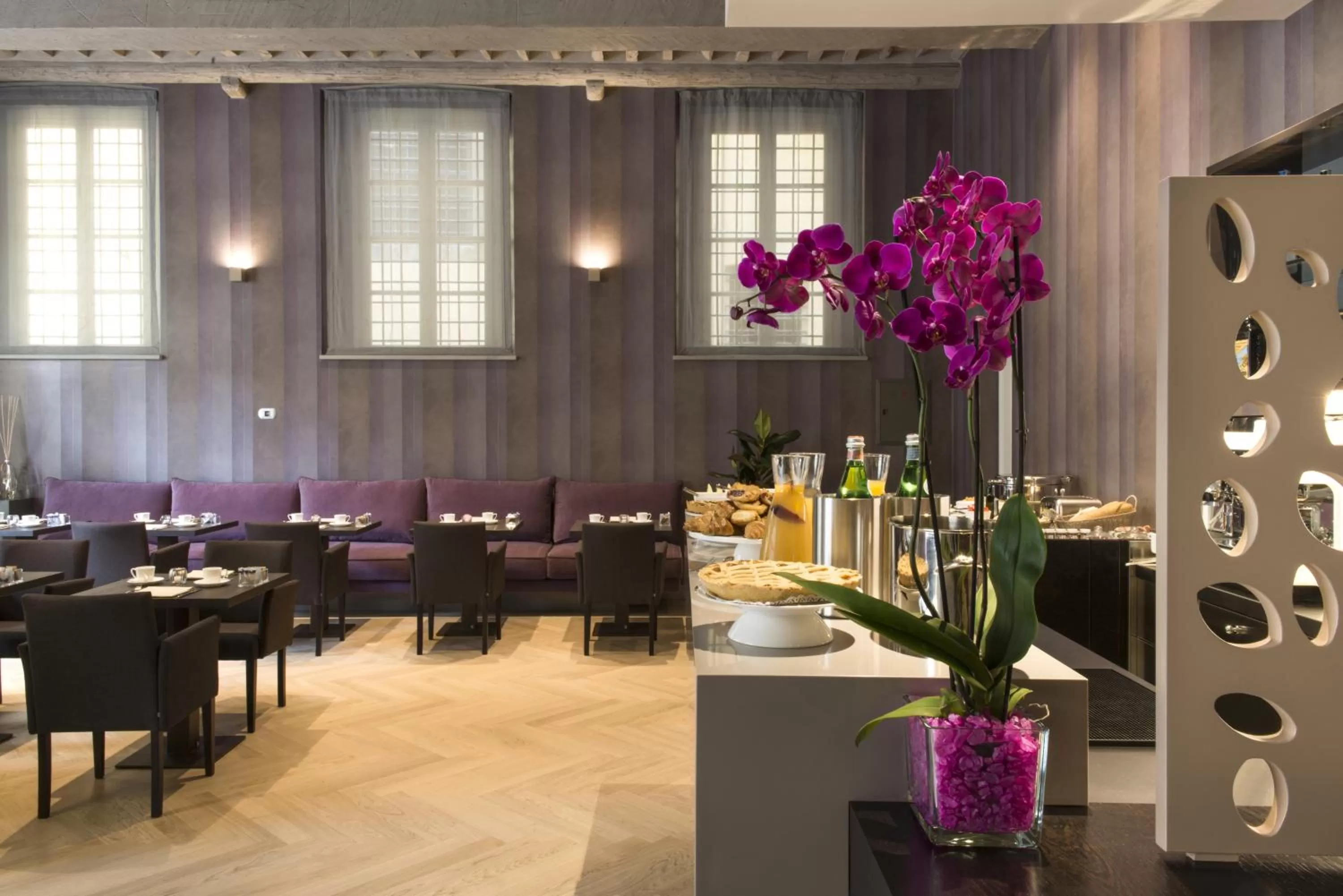 Restaurant/places to eat in Palazzo Dipinto