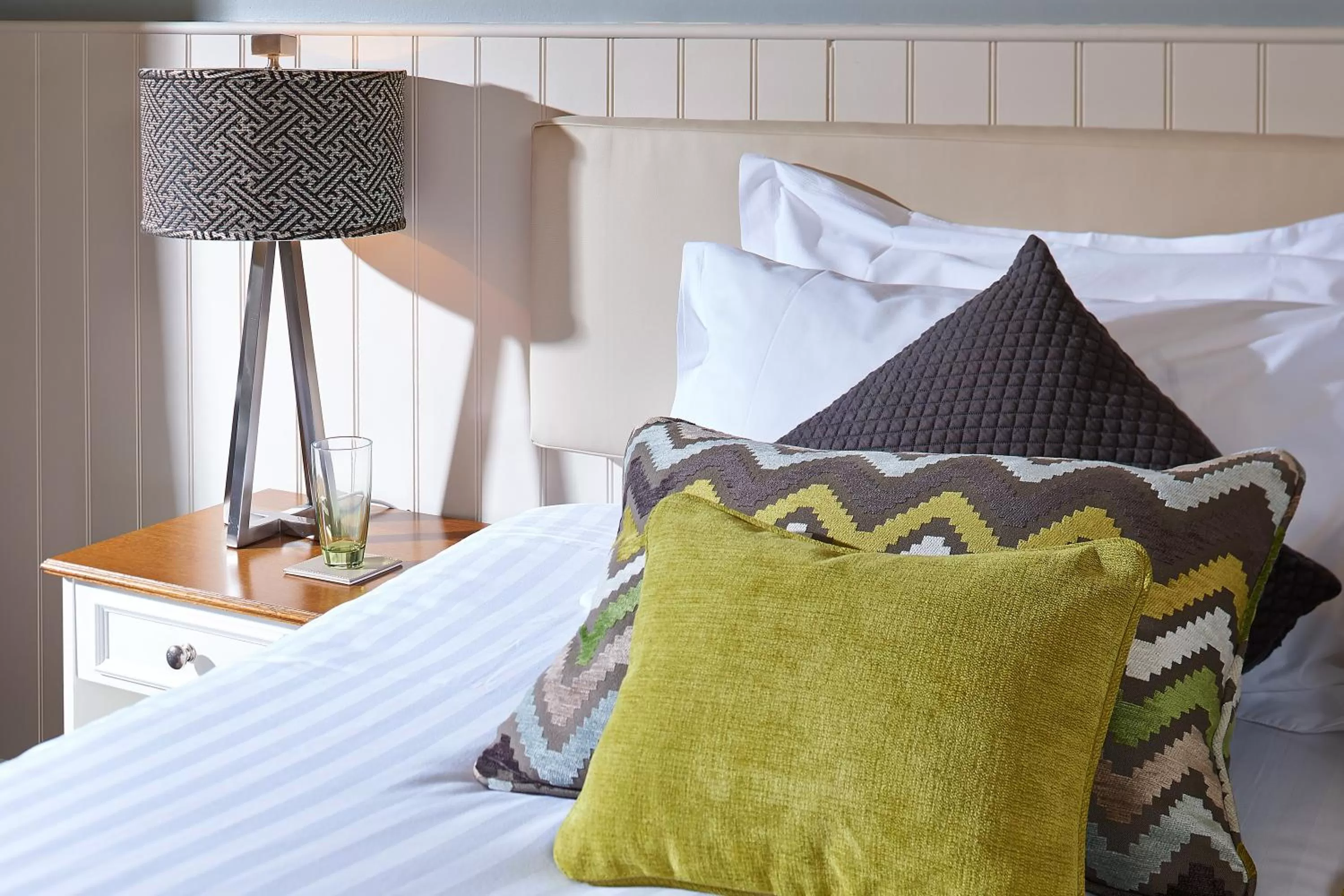 Small Double Room in The Potters Heron - A Heartwood Inn