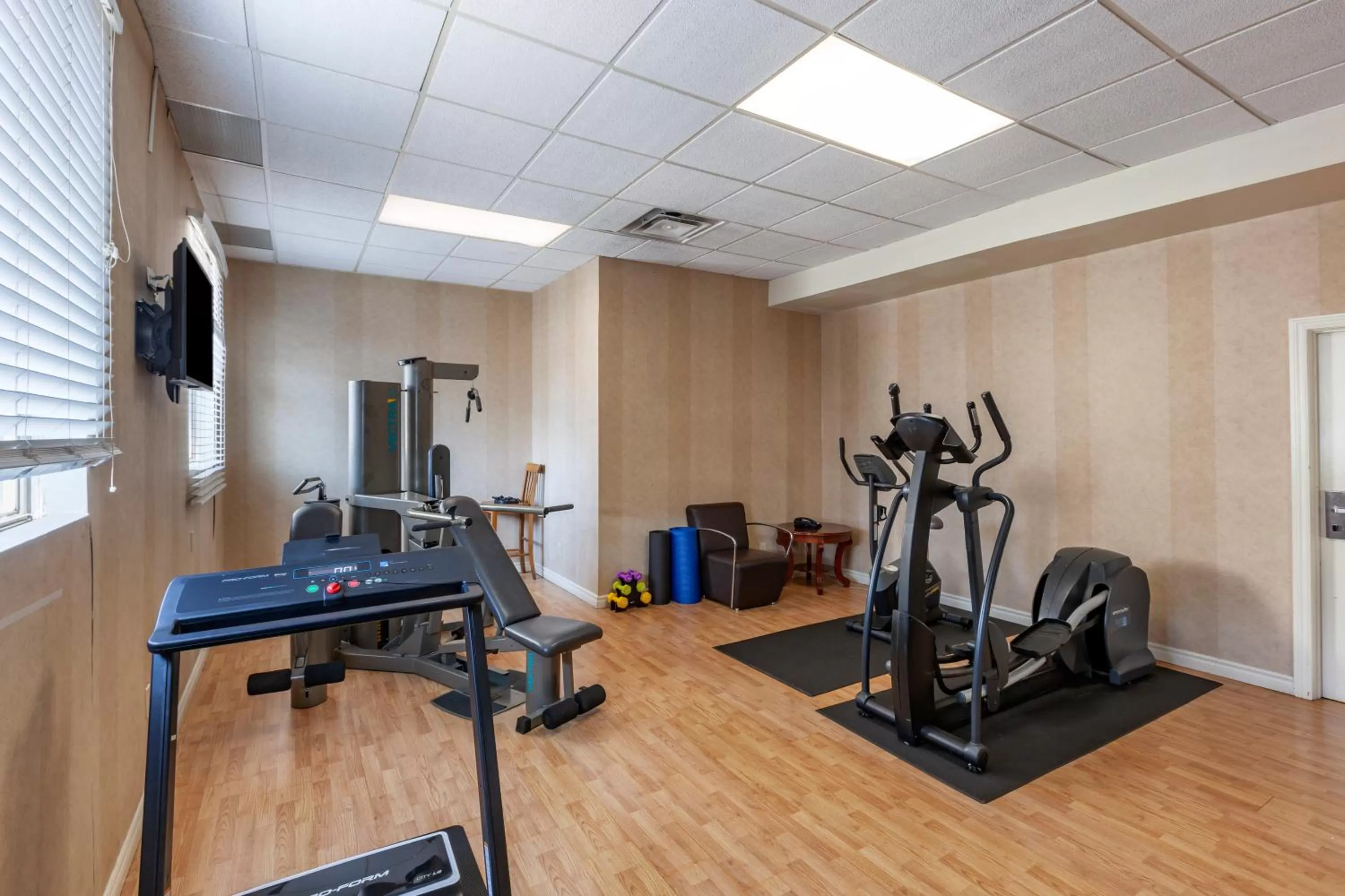 Property building in Quality Inn Toronto Airport