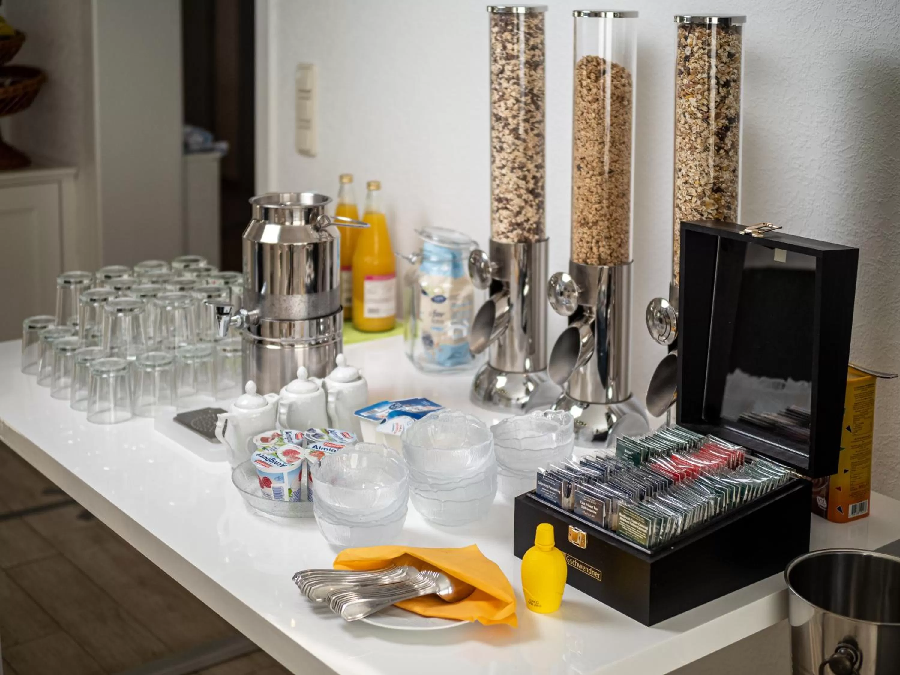 Food and drinks in Tom's Hus Heiligenhafen