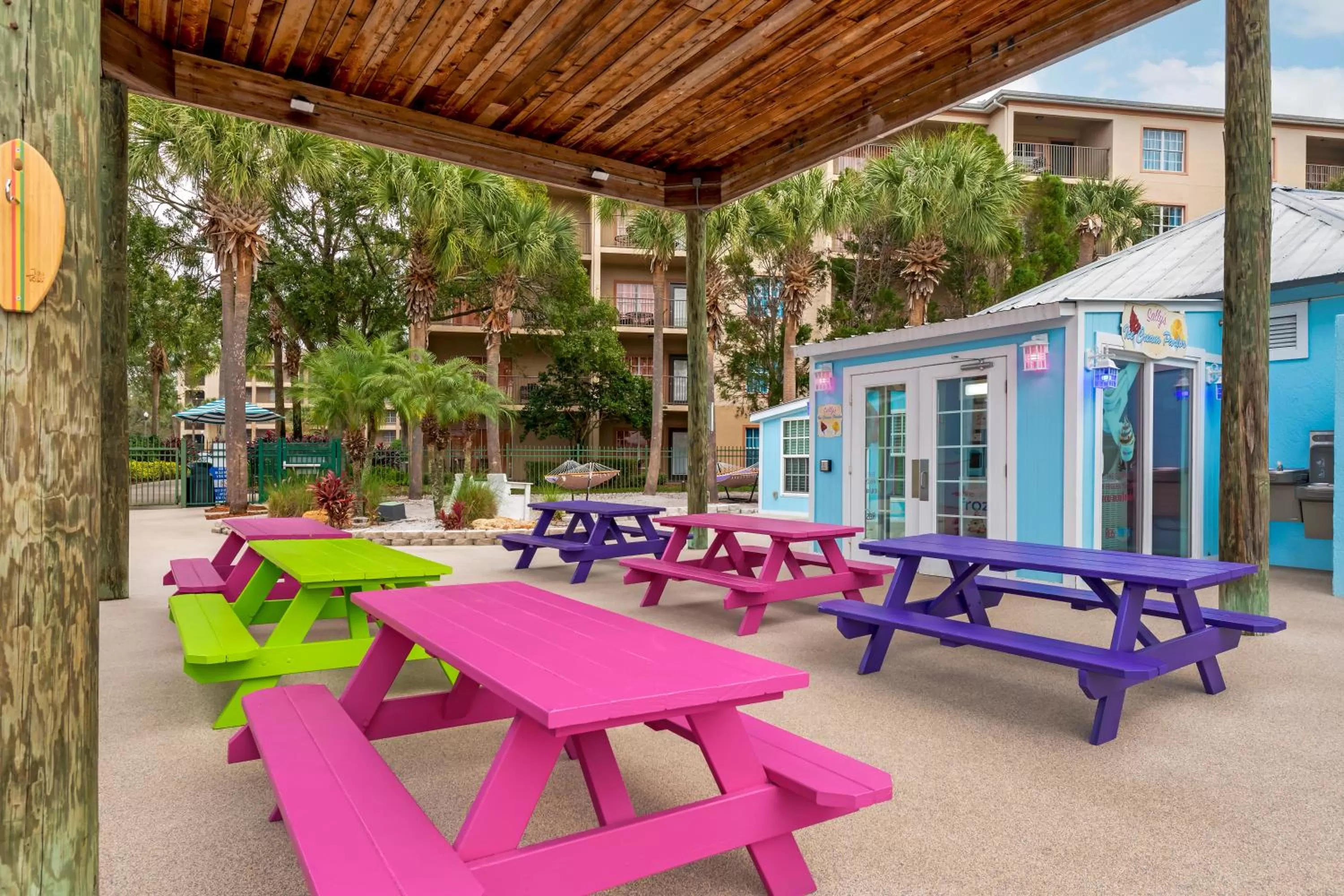 Lounge or bar in Liki Tiki Village