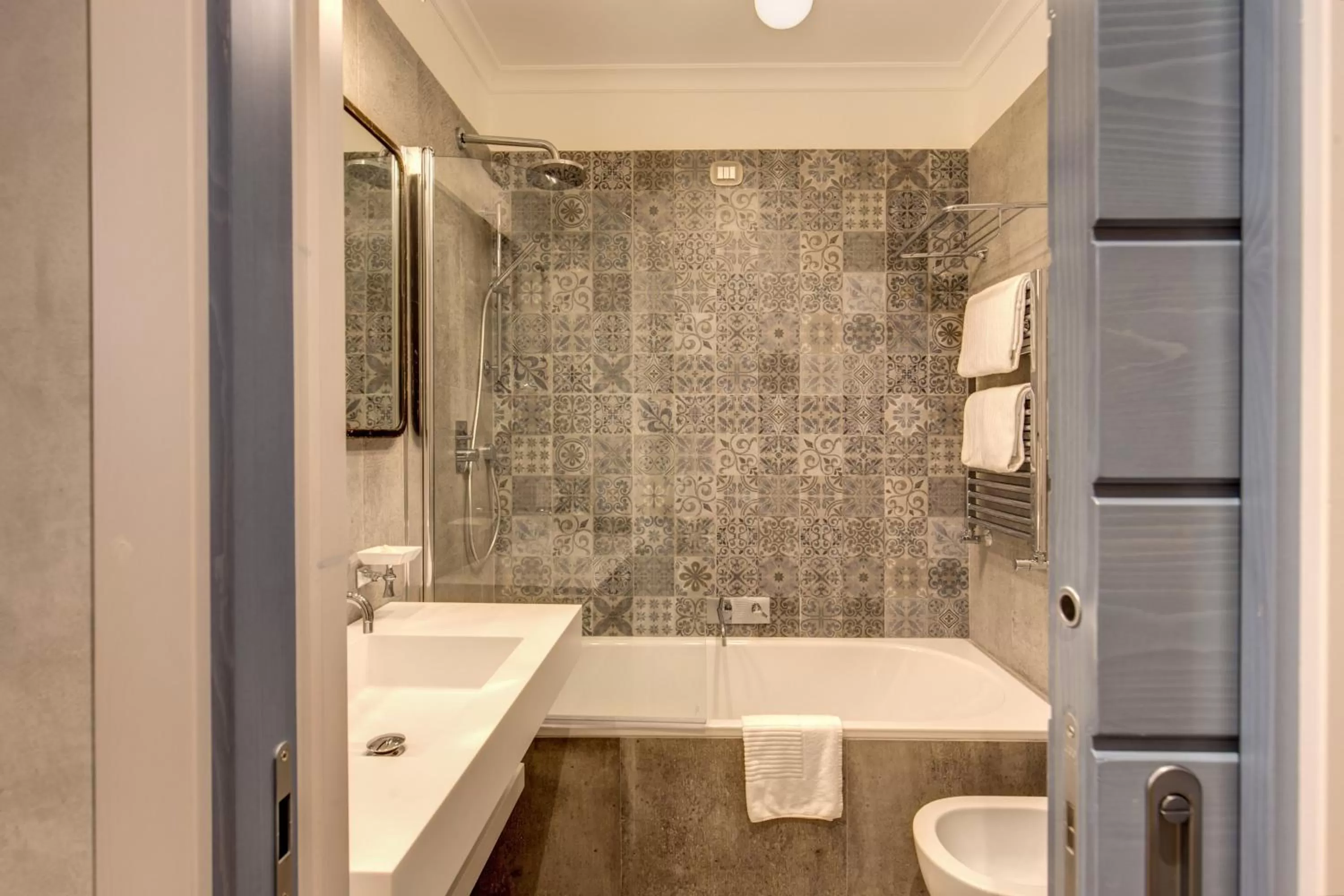 Bathroom in Parlamento Boutique Hotel