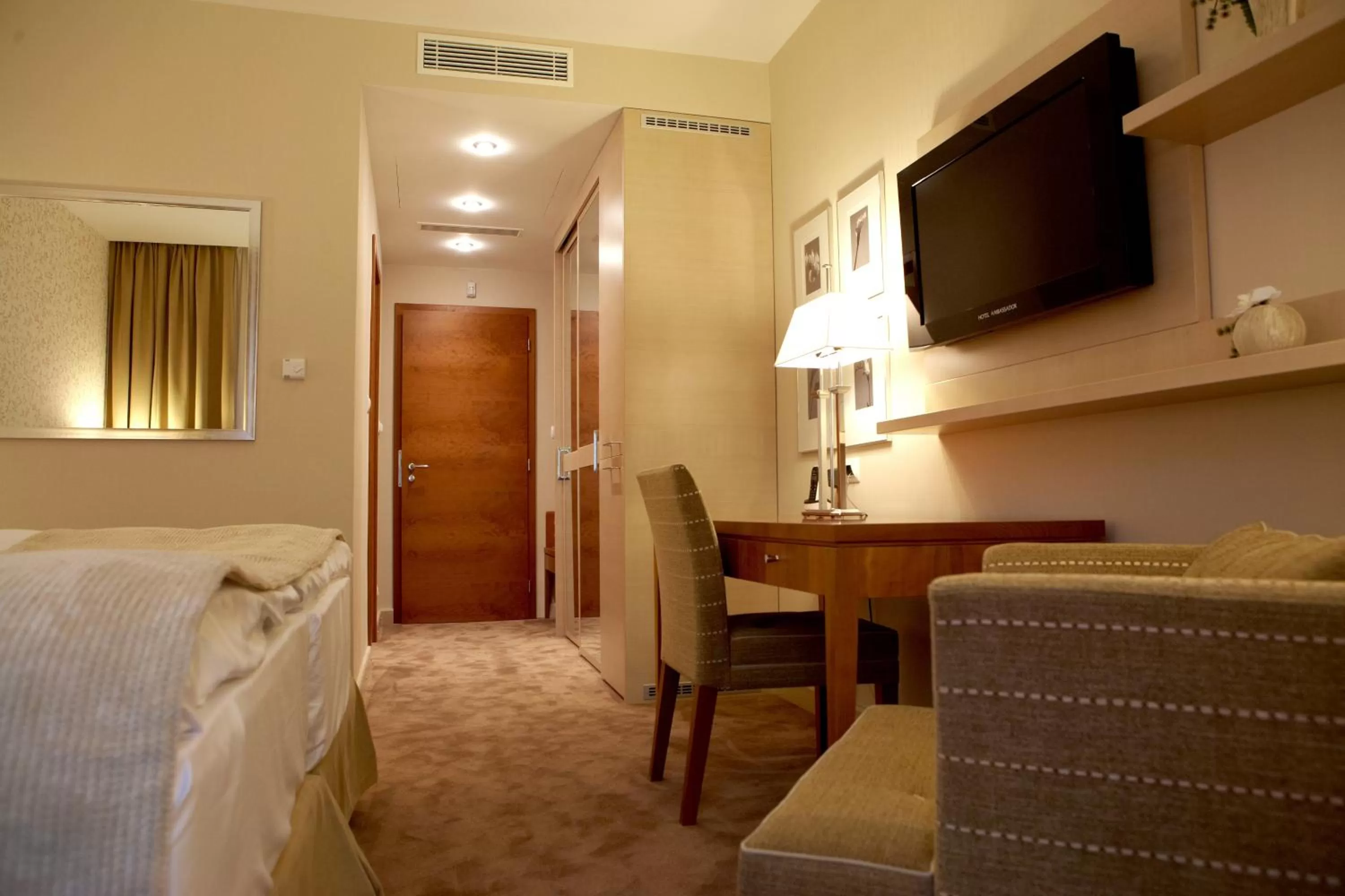 Photo of the whole room, Bed in Hotel Ambassador