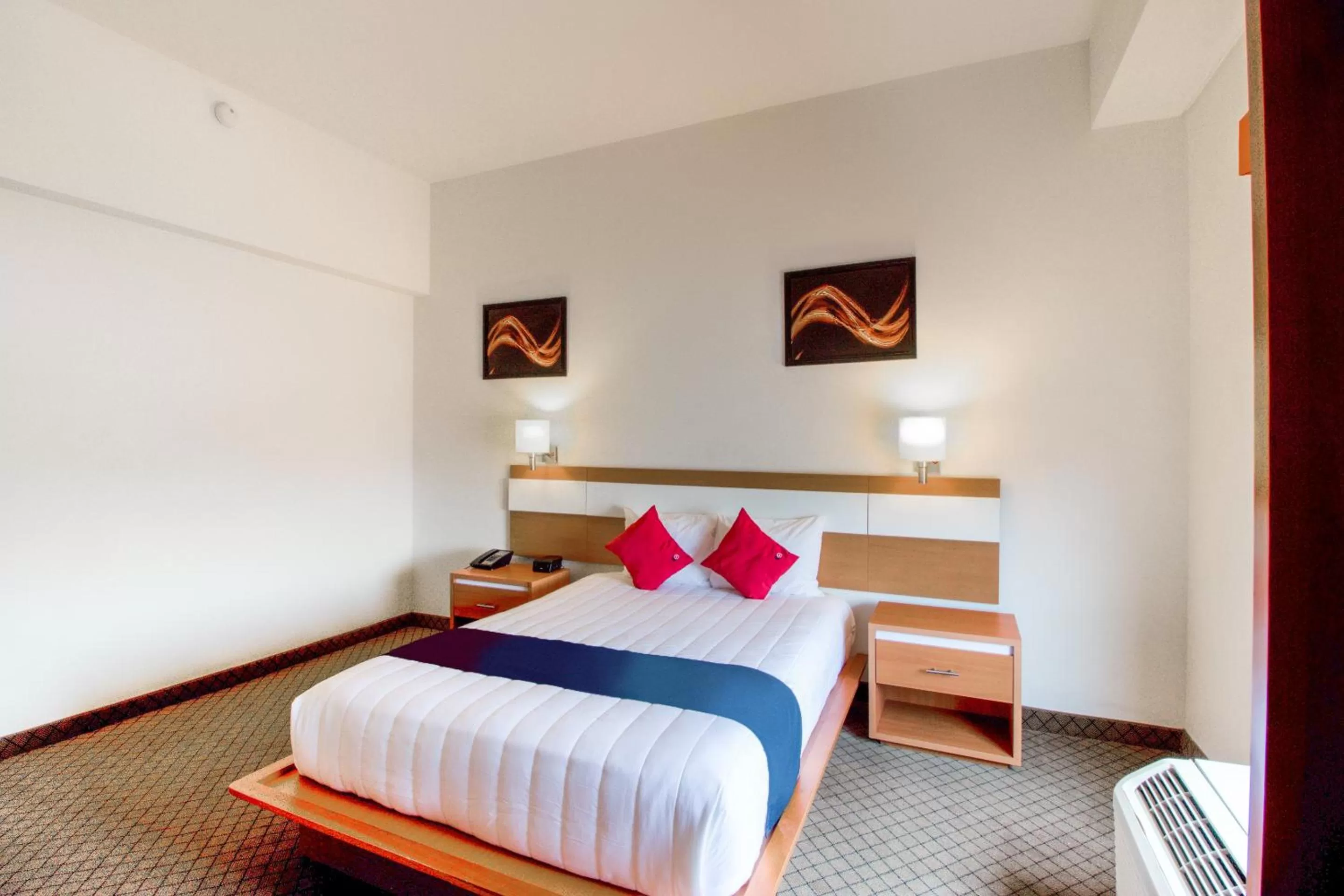 Bedroom, Bed in Capital O Hotel Herederos, Piedras Negras