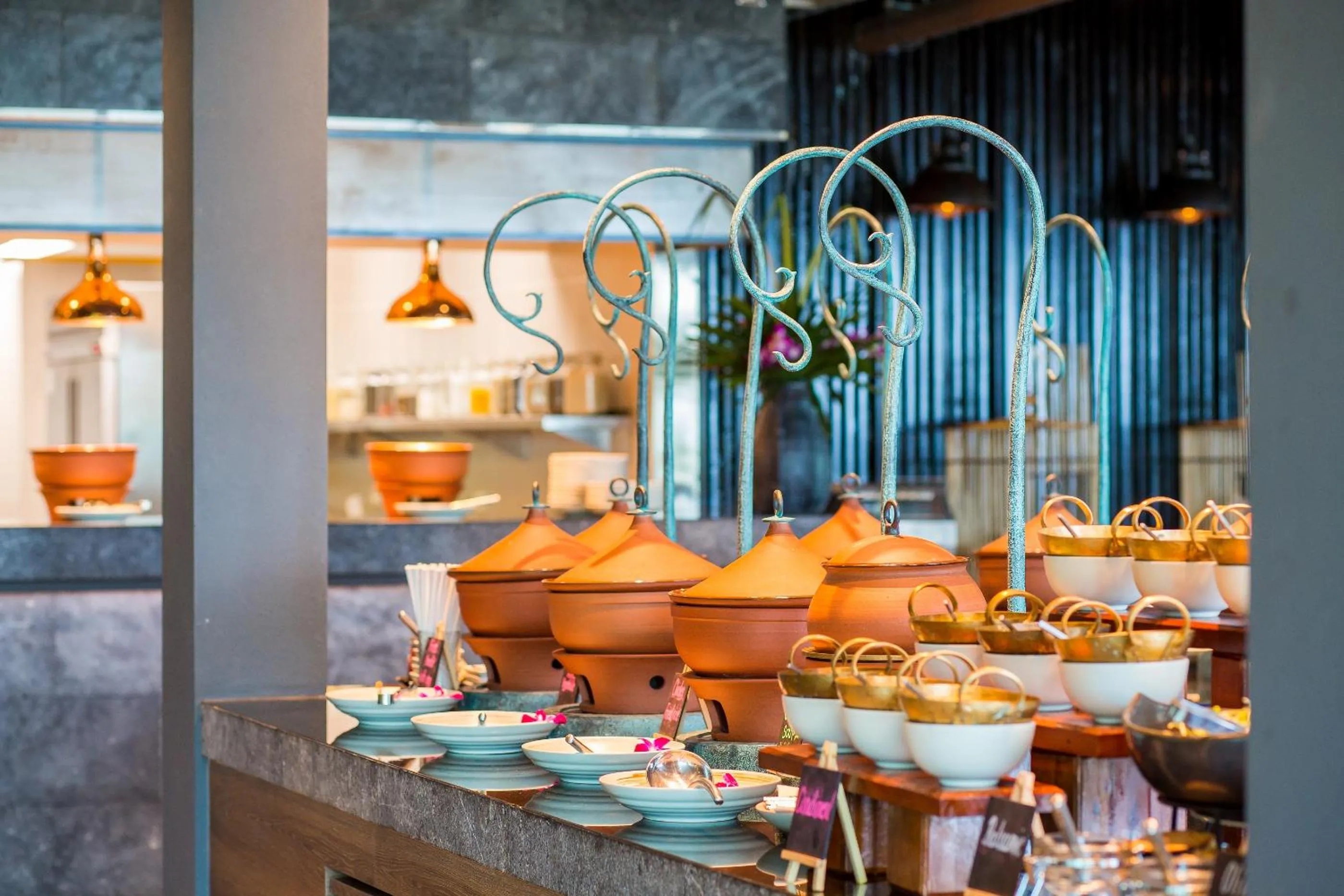 Restaurant/places to eat in MAI HOUSE Patong Hill