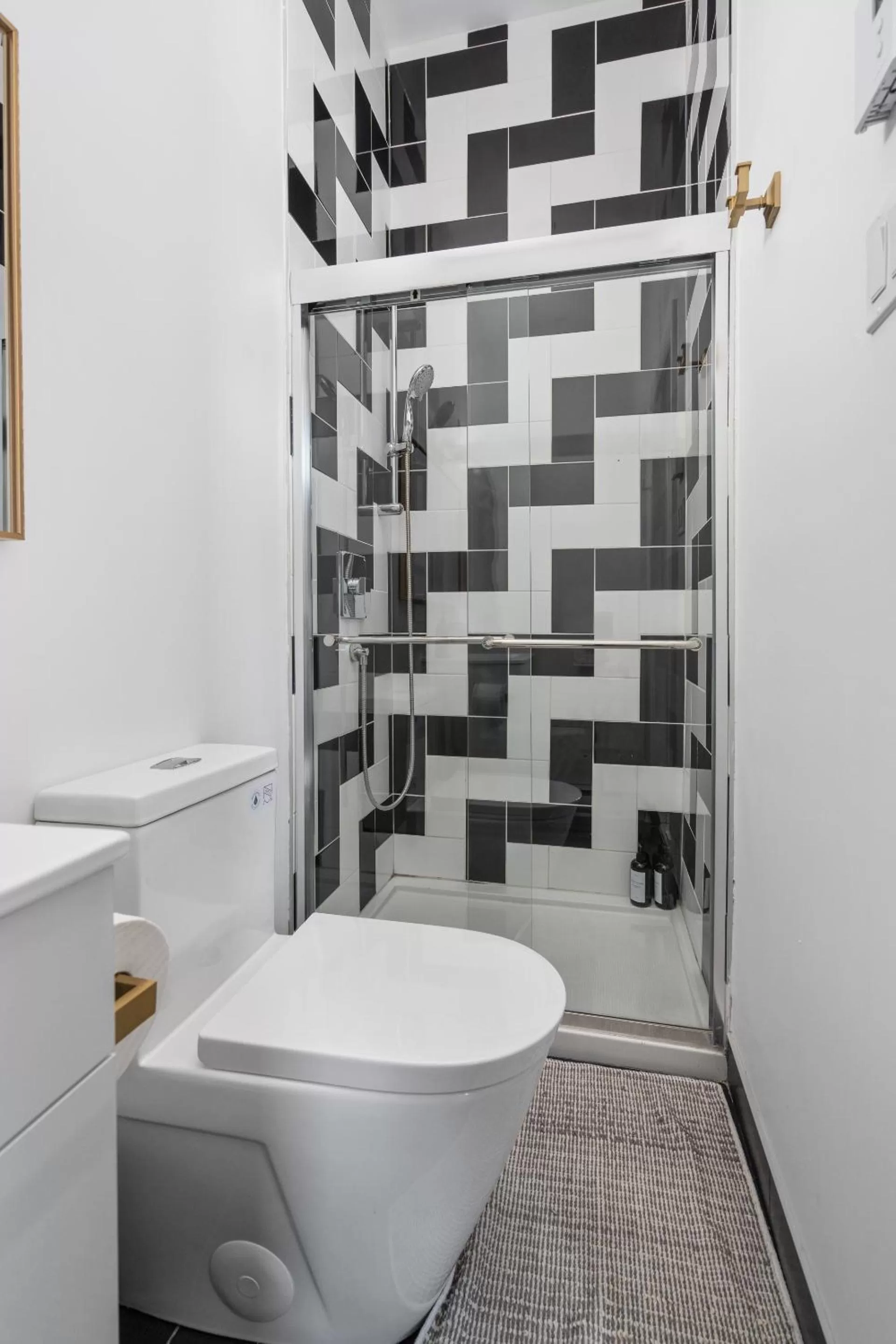 Bathroom in Le Penfield Par Nomade MTL