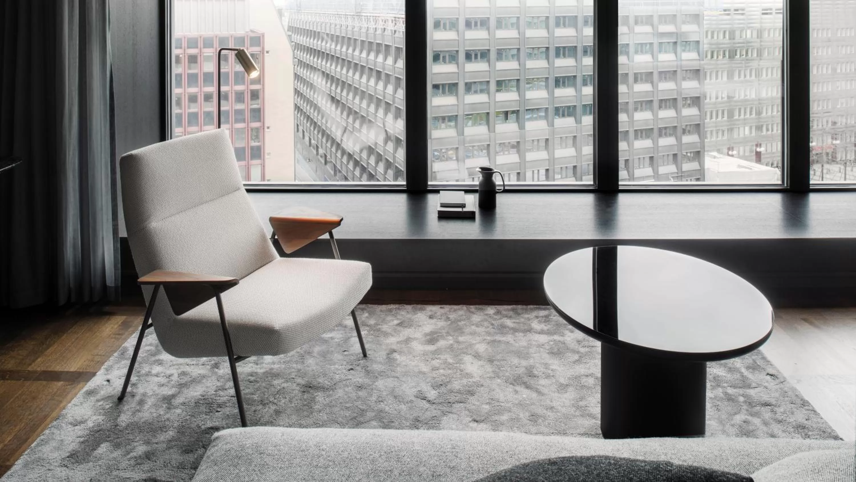 Photo of the whole room in At Six