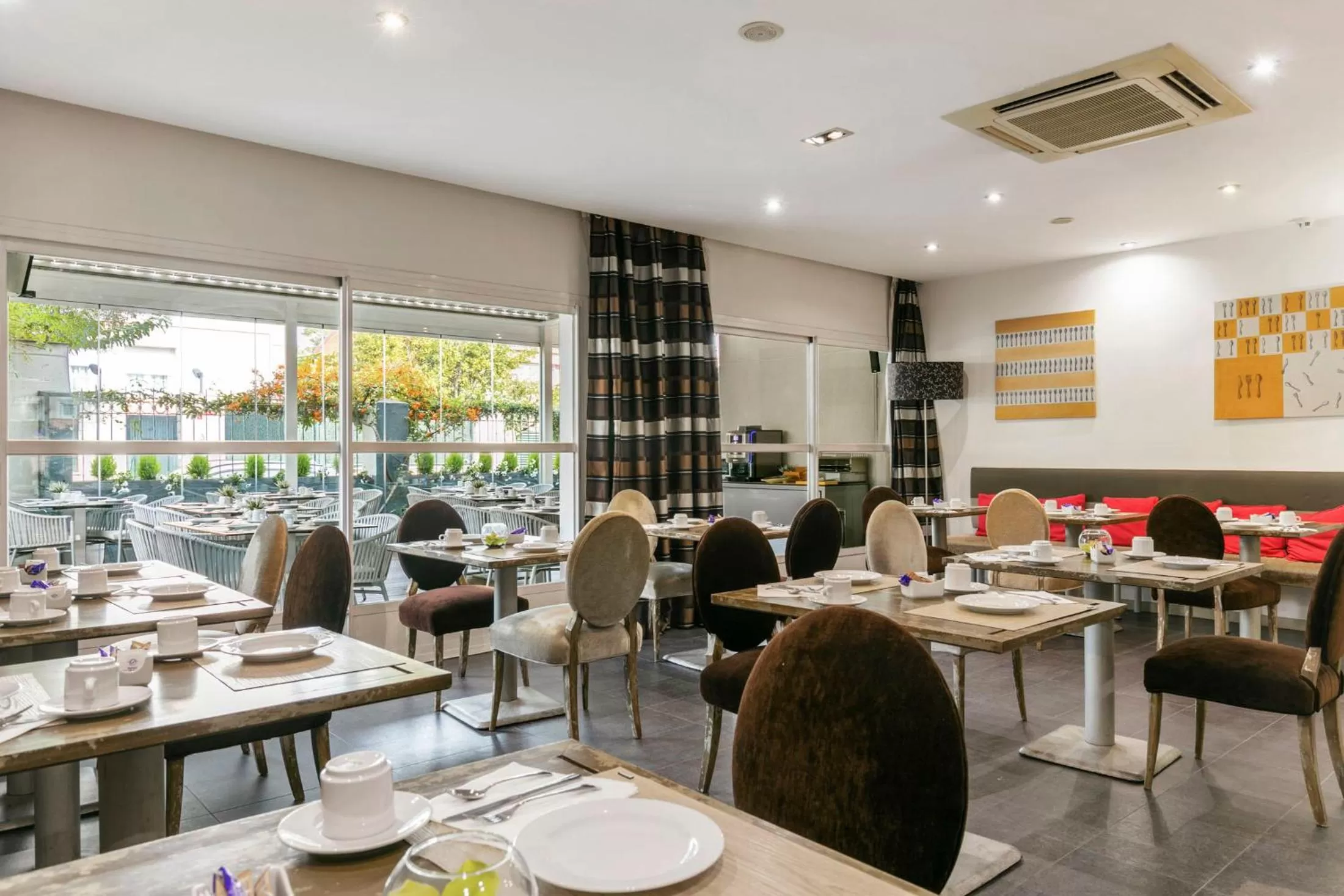 Restaurant/places to eat in Globales Acis y Galatea