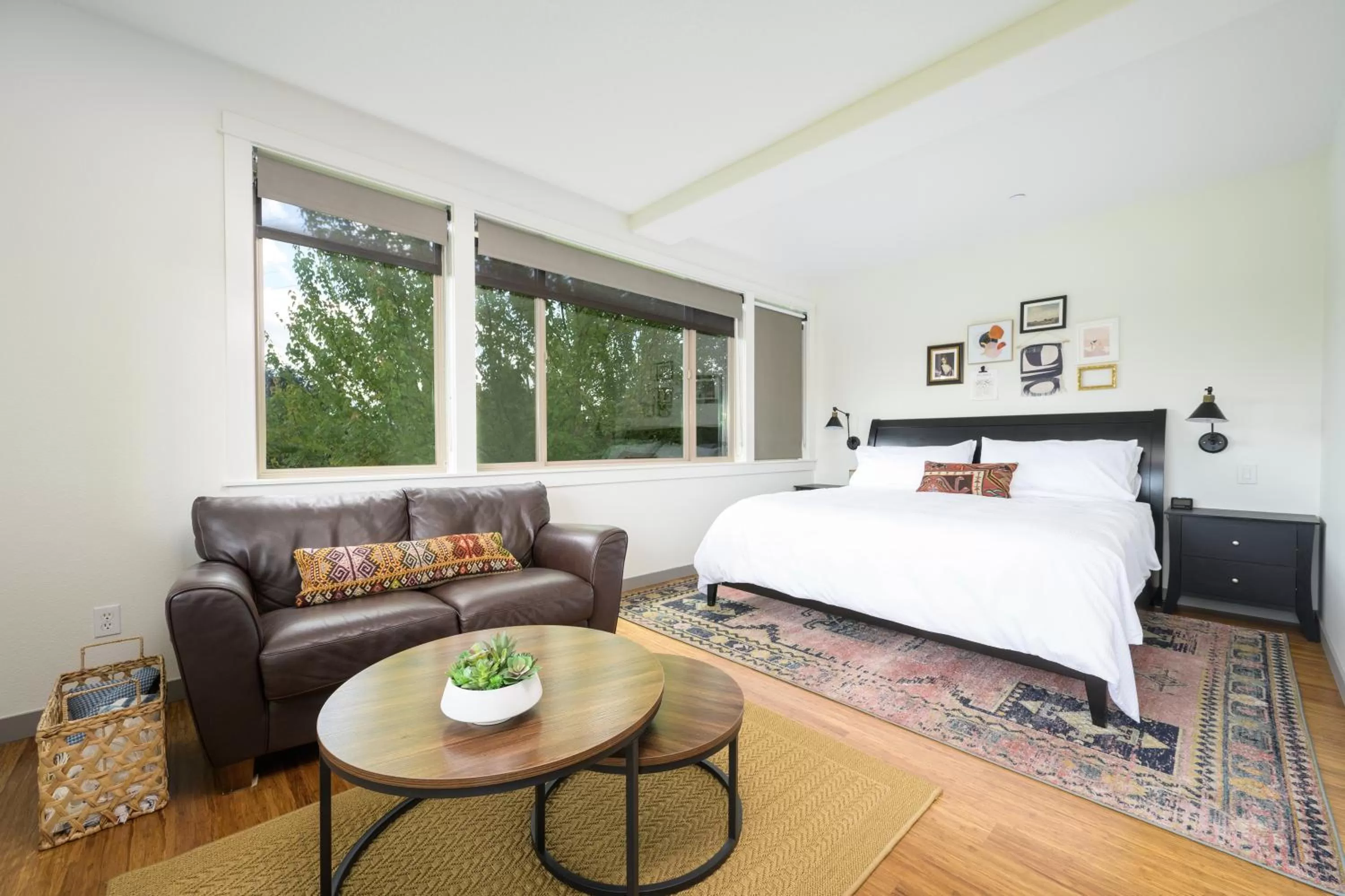 Photo of the whole room, Bed in The Setting Inn Willamette Valley