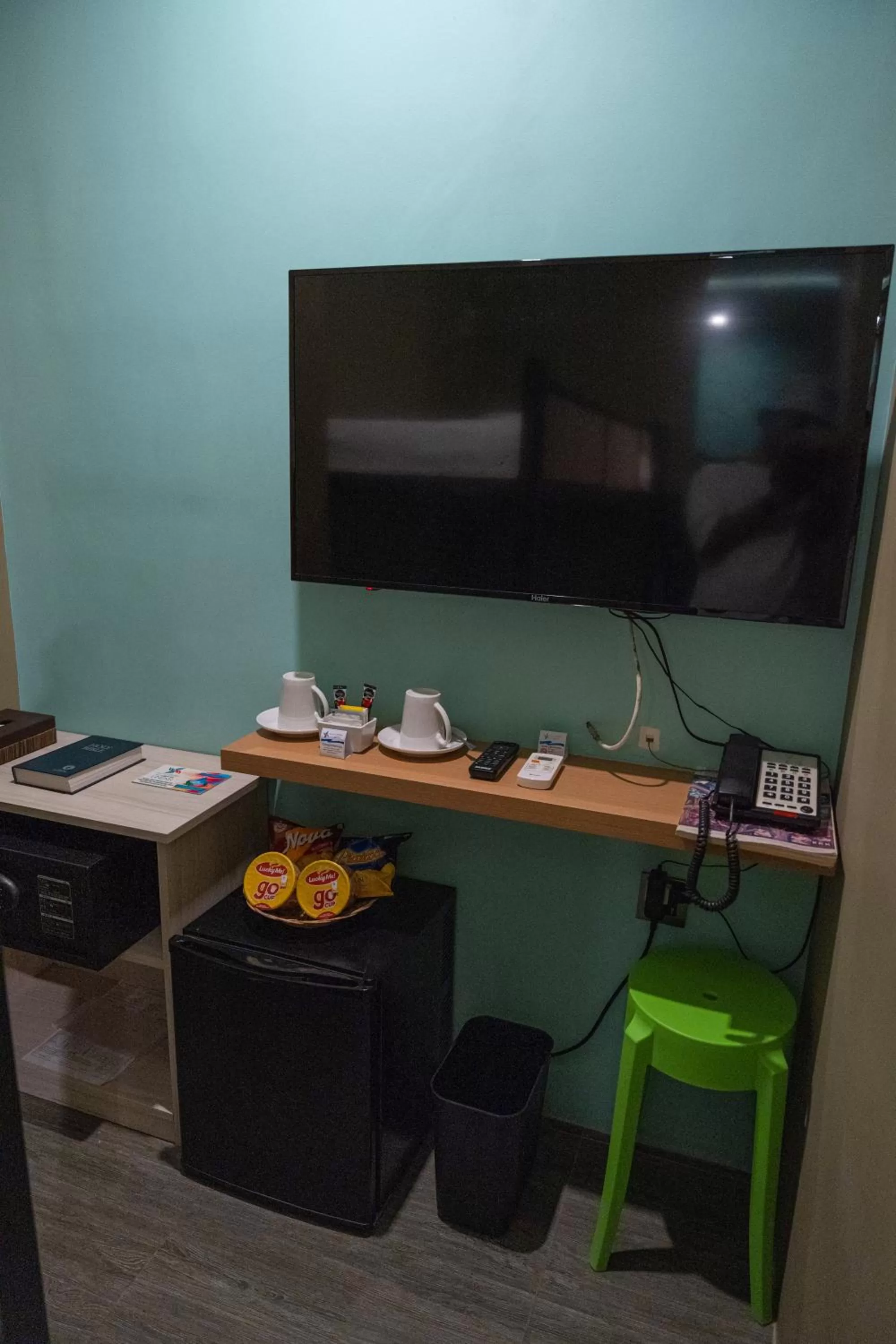 TV and multimedia in Felicity Island Hotel