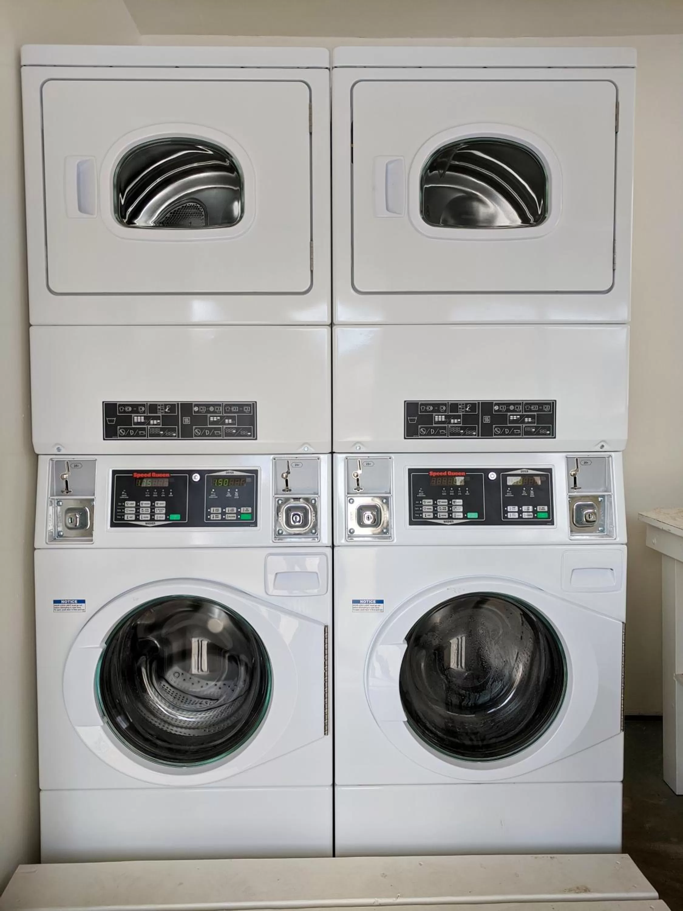 Area and facilities in Aquarius Inn