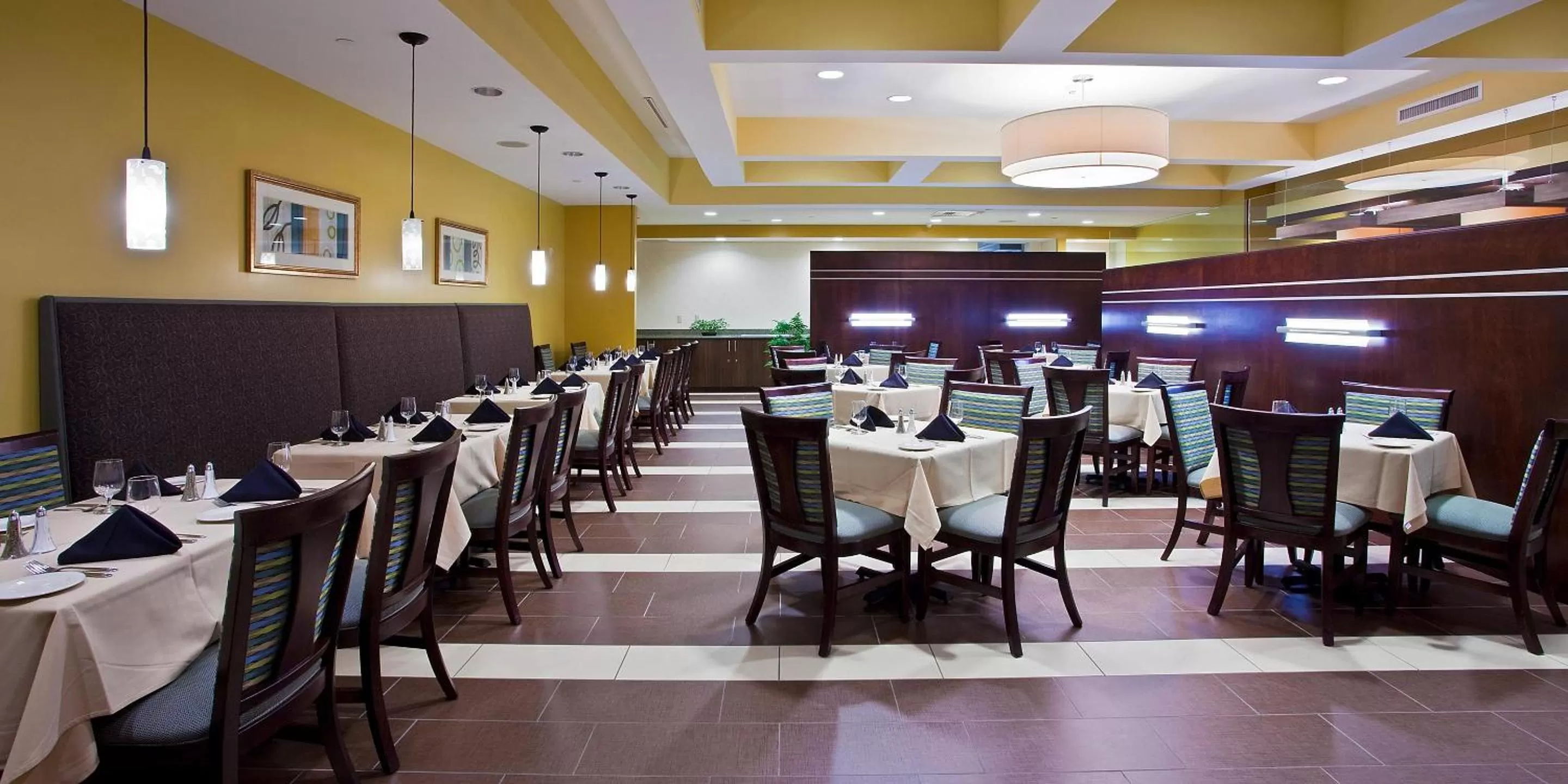 Restaurant/places to eat in Holiday Inn Titusville/Kennedy Space Center by IHG