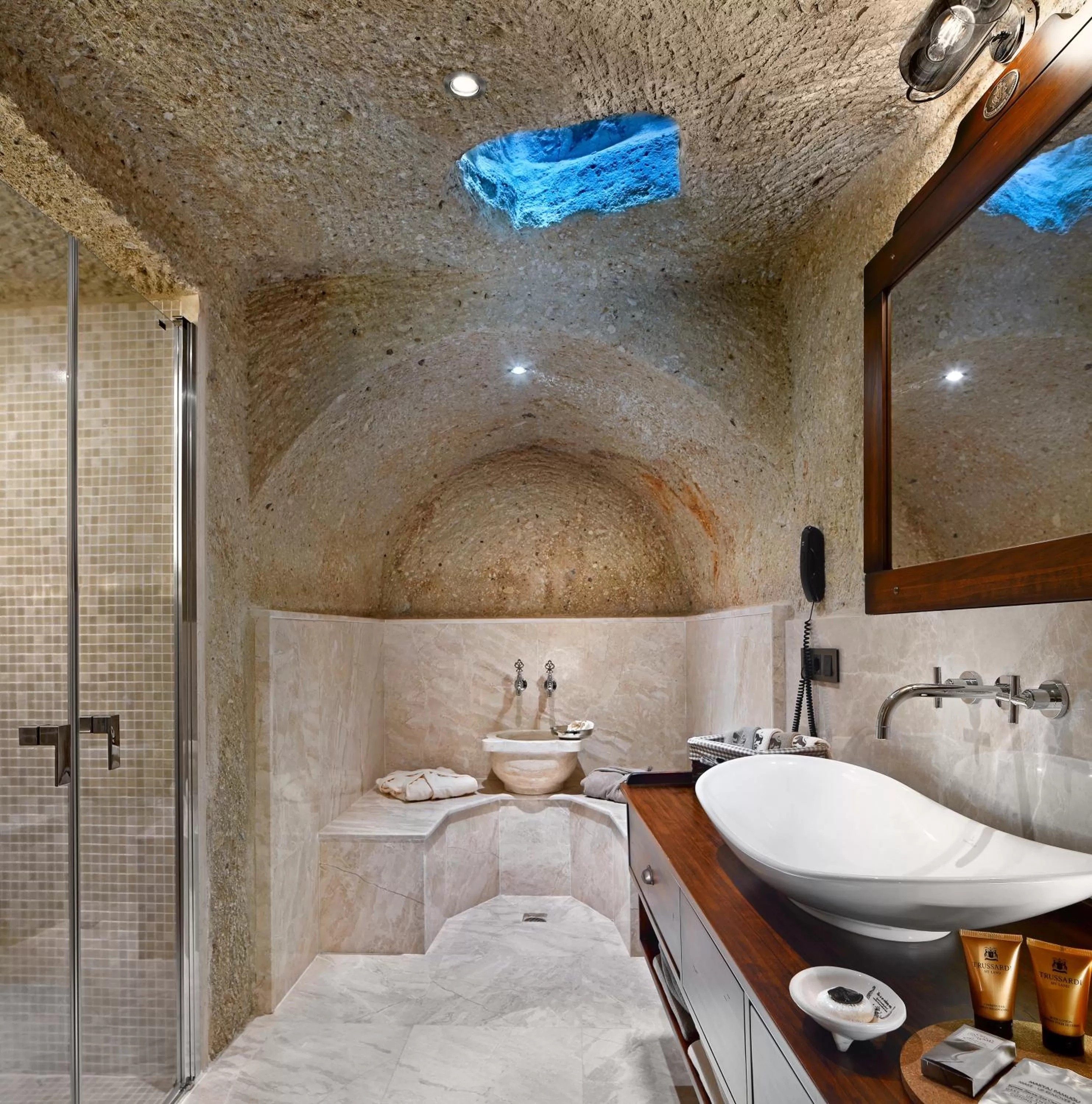 Shower in Seraphim Cave Suites & SPA