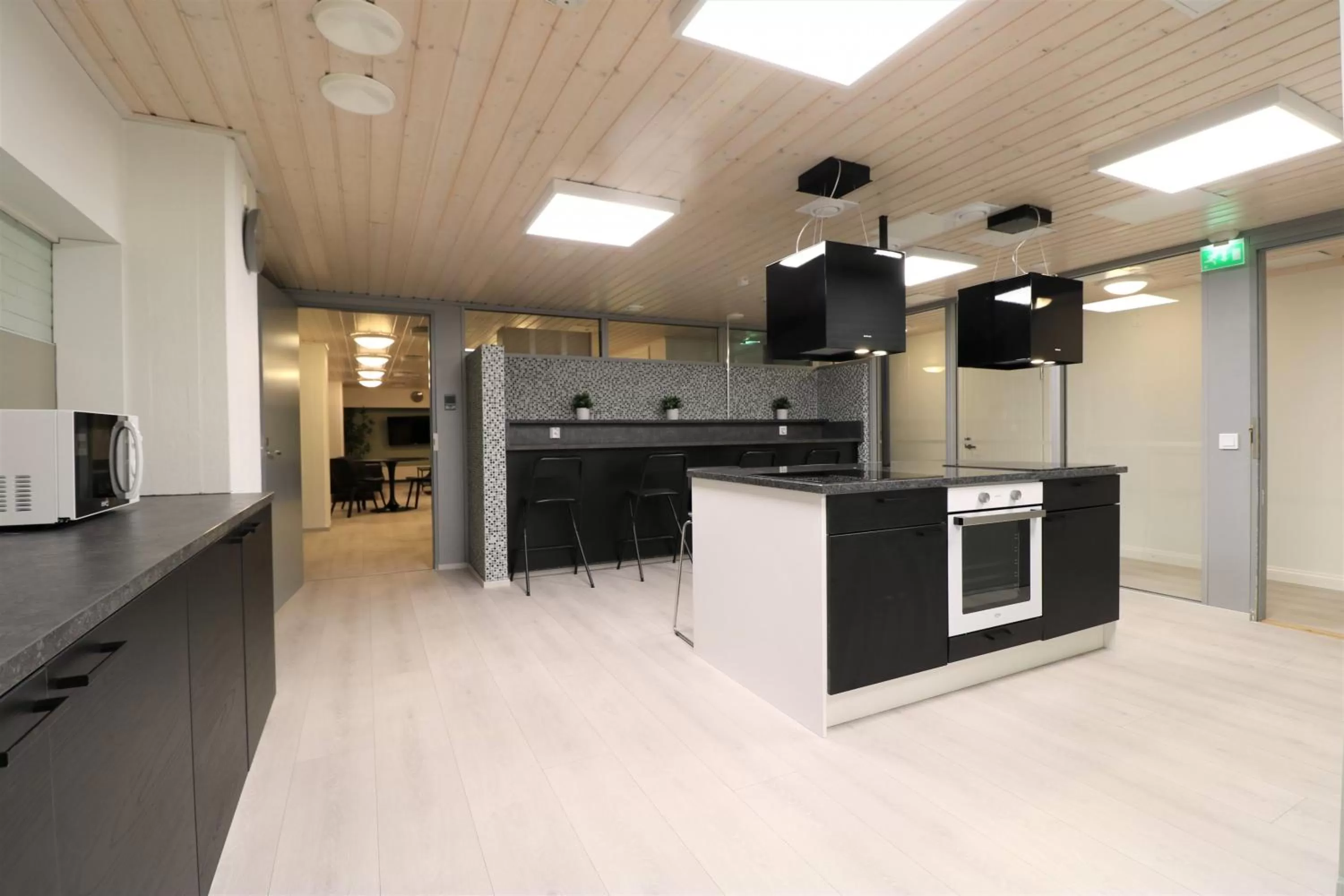 Kitchen or kitchenette in Forenom Aparthotel Helsinki Herttoniemi