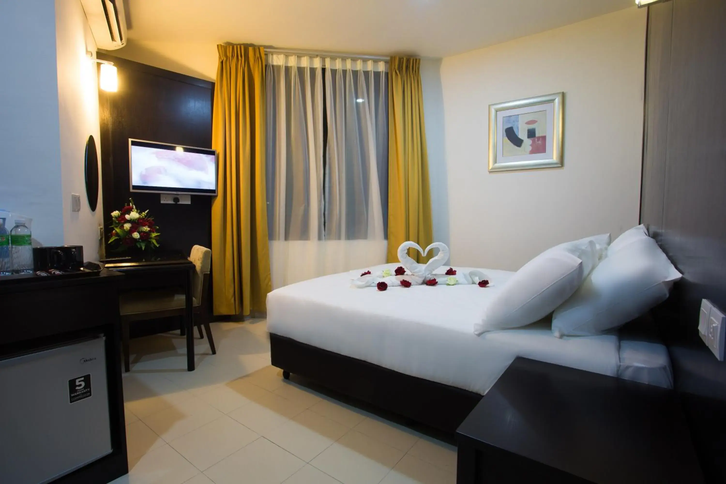 Budget Double Room in Akar Hotel Jalan TAR Budget Double Room in Akar Hotel Jalan TAR