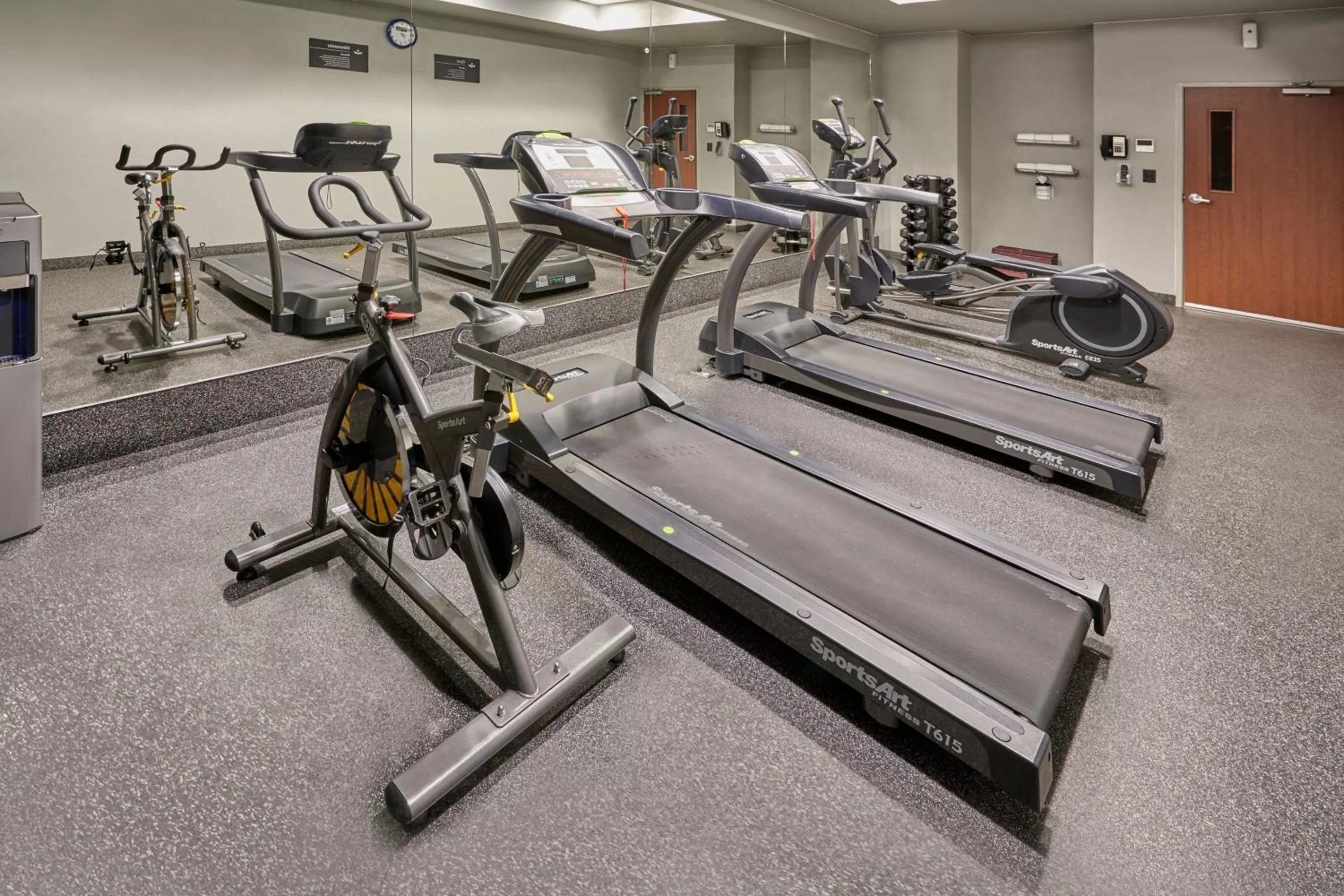 Fitness centre/facilities in City Express Plus by Marriott Cabo San Lucas