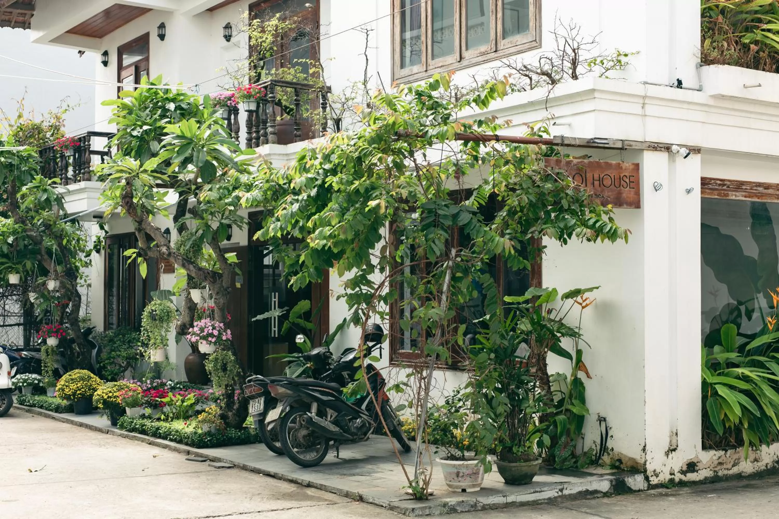 Property building in Kool House