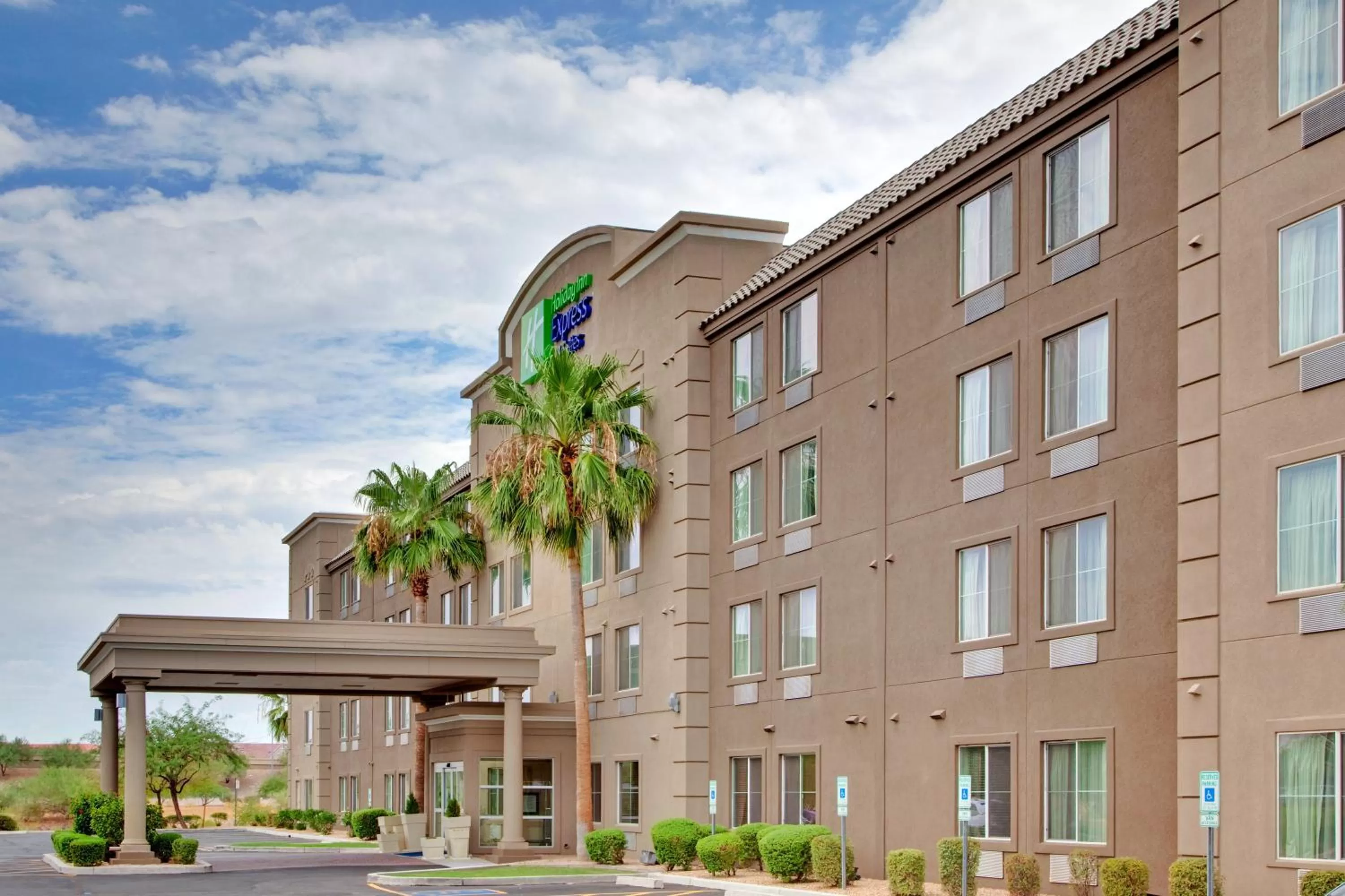 Property building in Holiday Inn Express Peoria North - Glendale by IHG