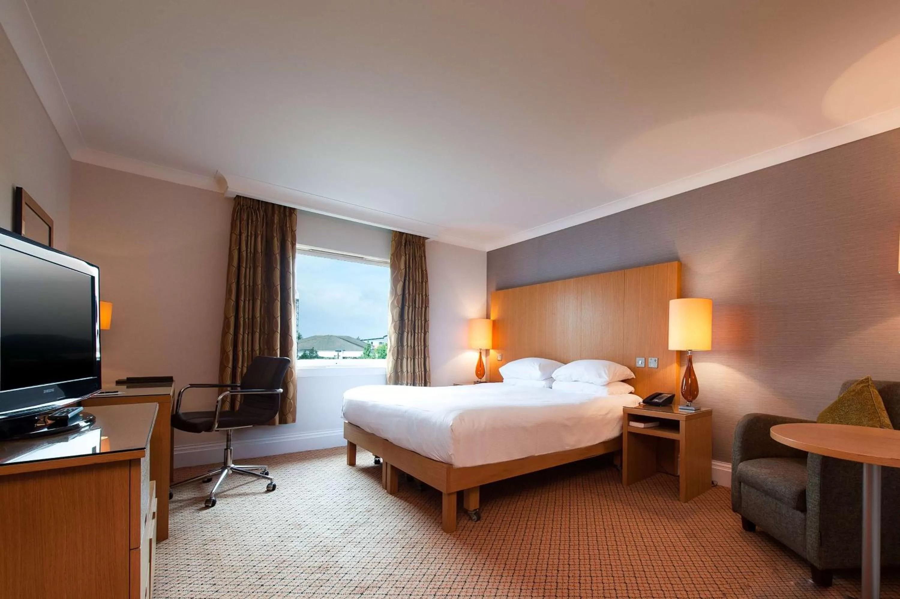 Bedroom, Bed in Doubletree By Hilton Glasgow Strathclyde