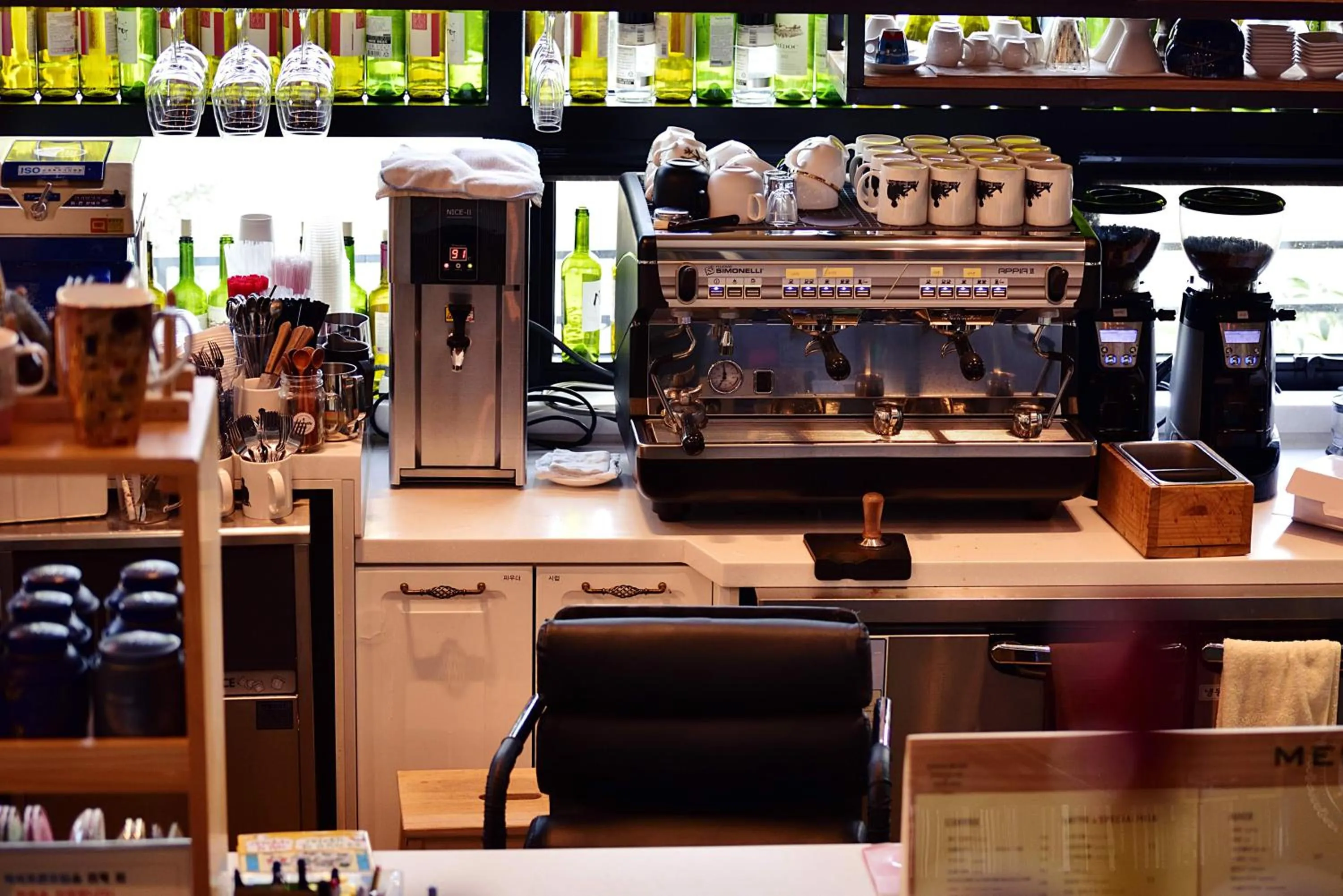 Library in Andong Poong-gyung HOSTEL n LIBRARY