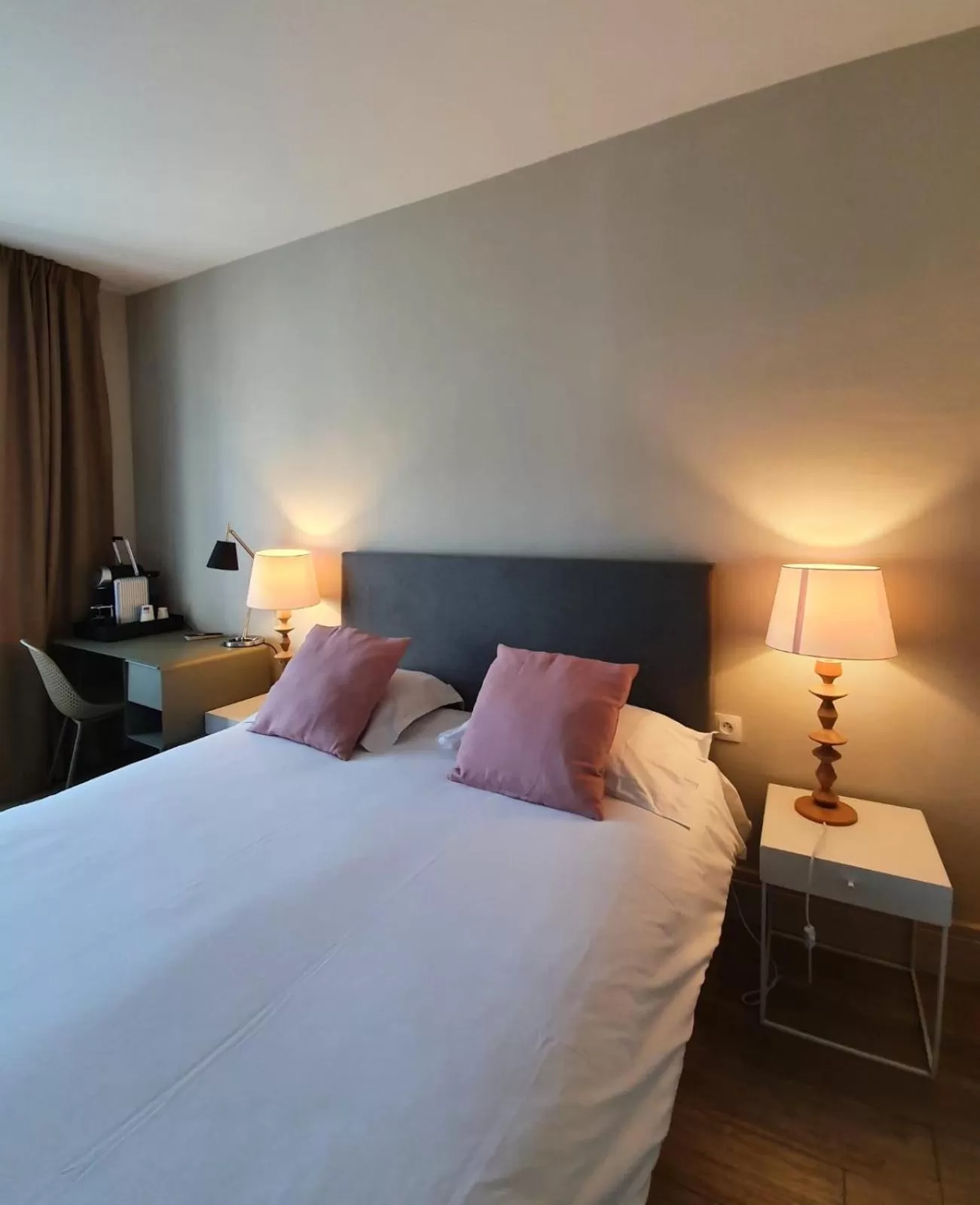 Coffee/tea facilities, Bed in Logis Hôtel Marguerite