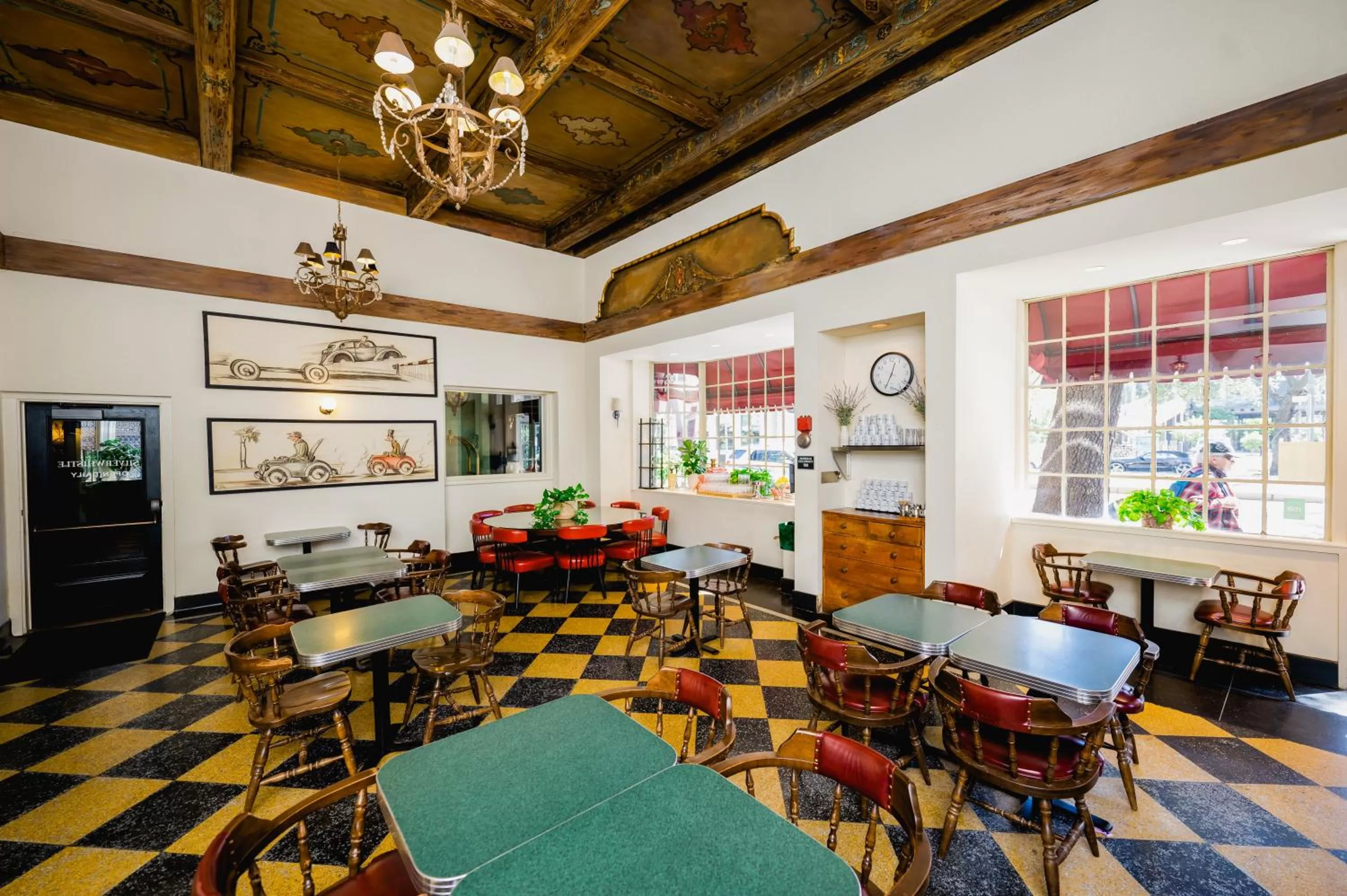 Restaurant/places to eat in The Pontchartrain Hotel