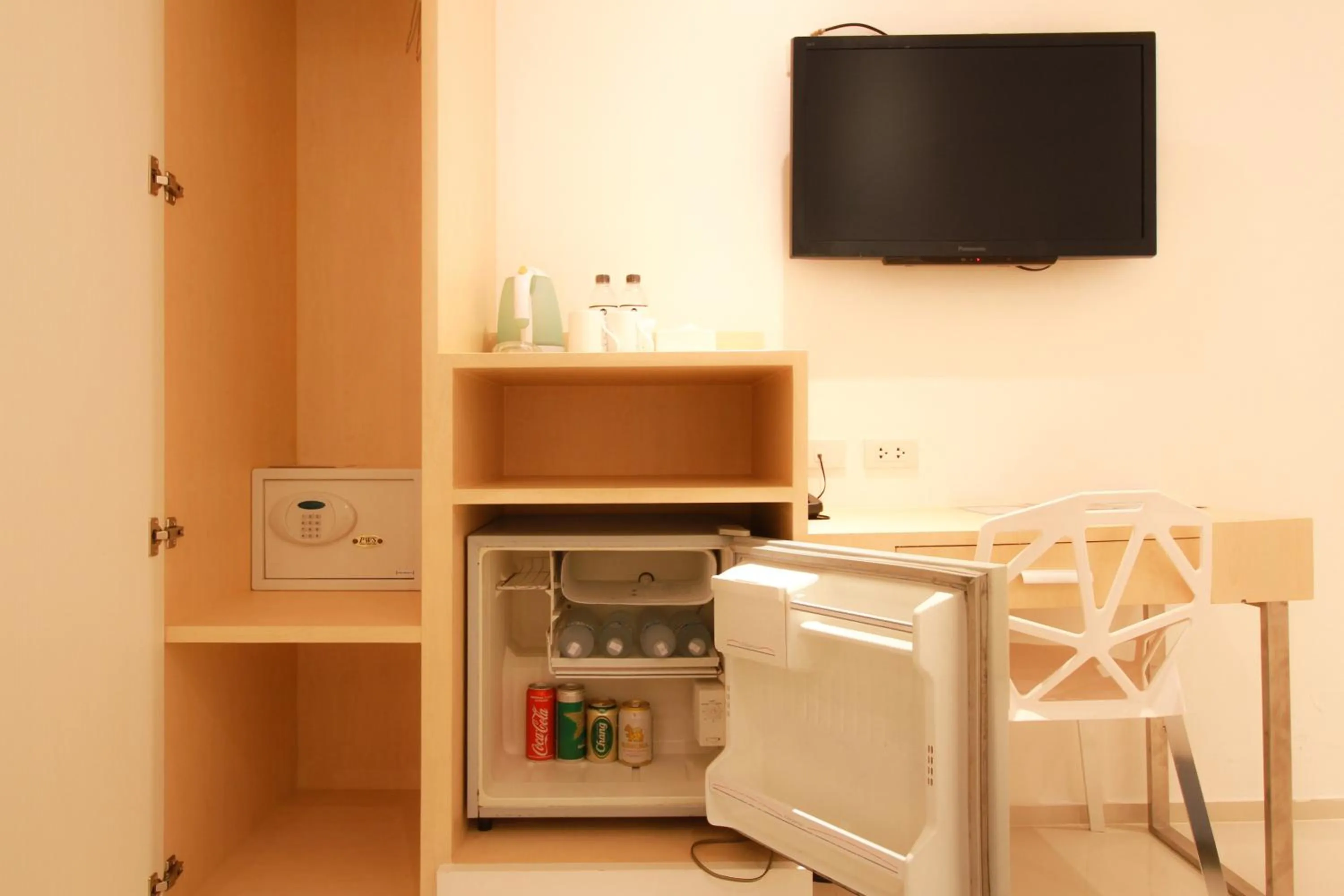 Coffee/tea facilities in Ten Stars Hotel