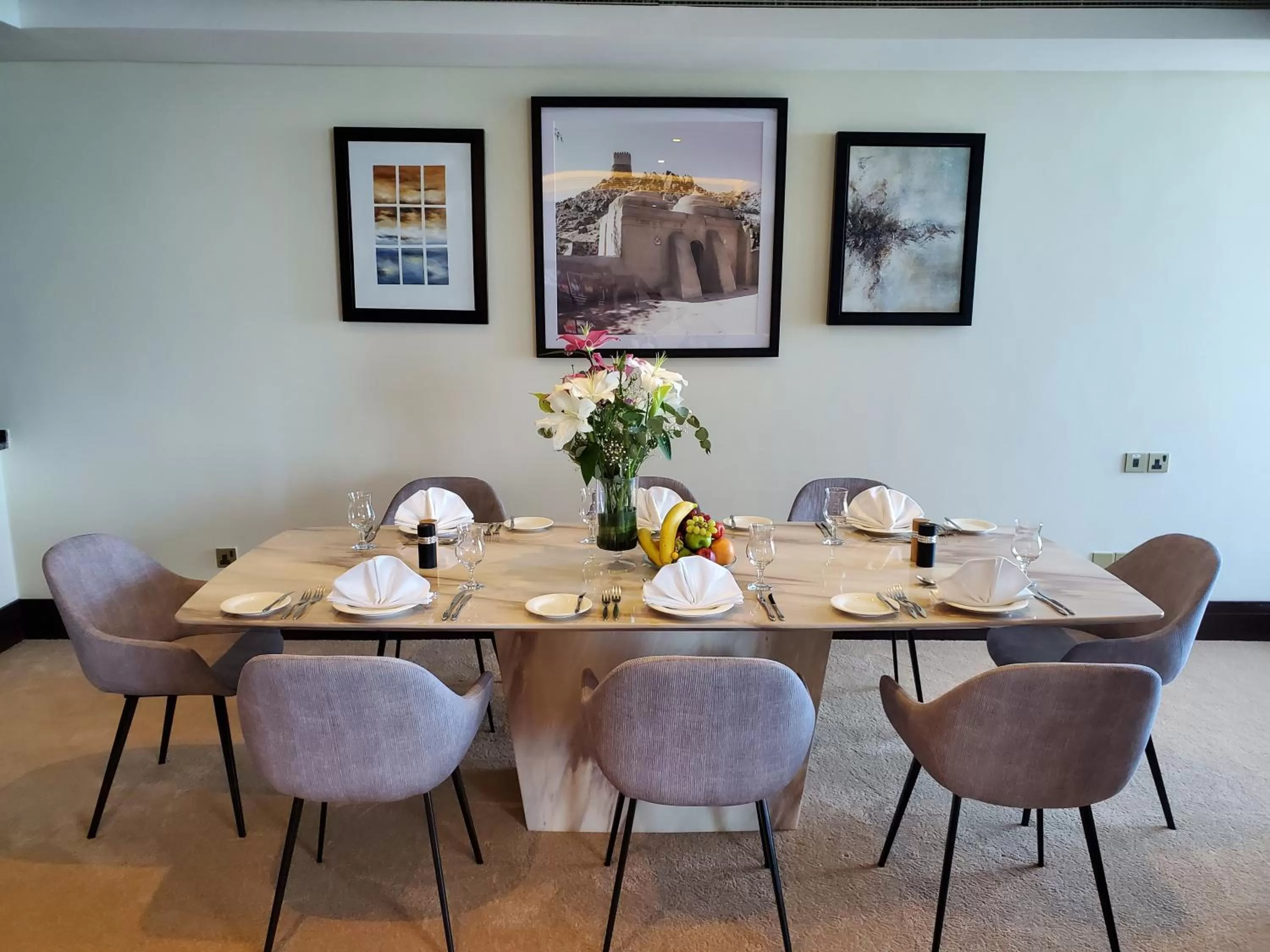 Dining area in Al Bahar Hotel & Resort