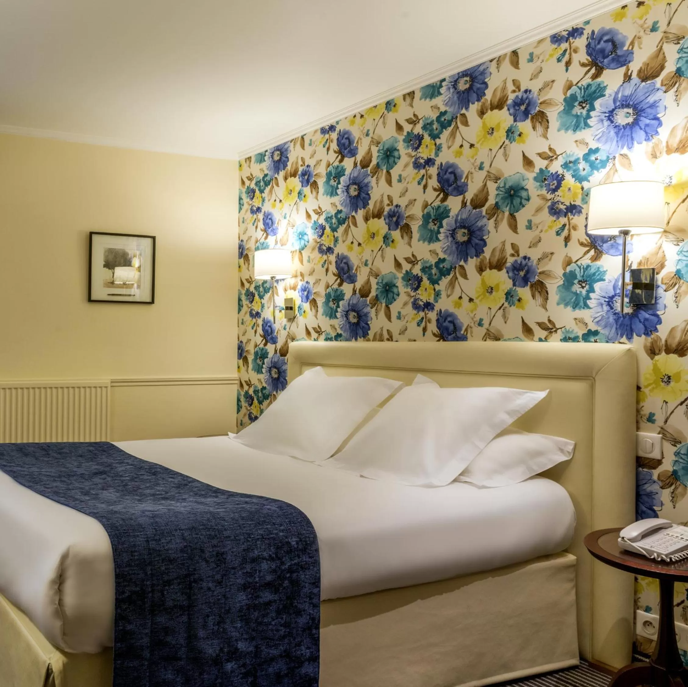 Photo of the whole room, Bed in Hotel Relais Bosquet by Malone