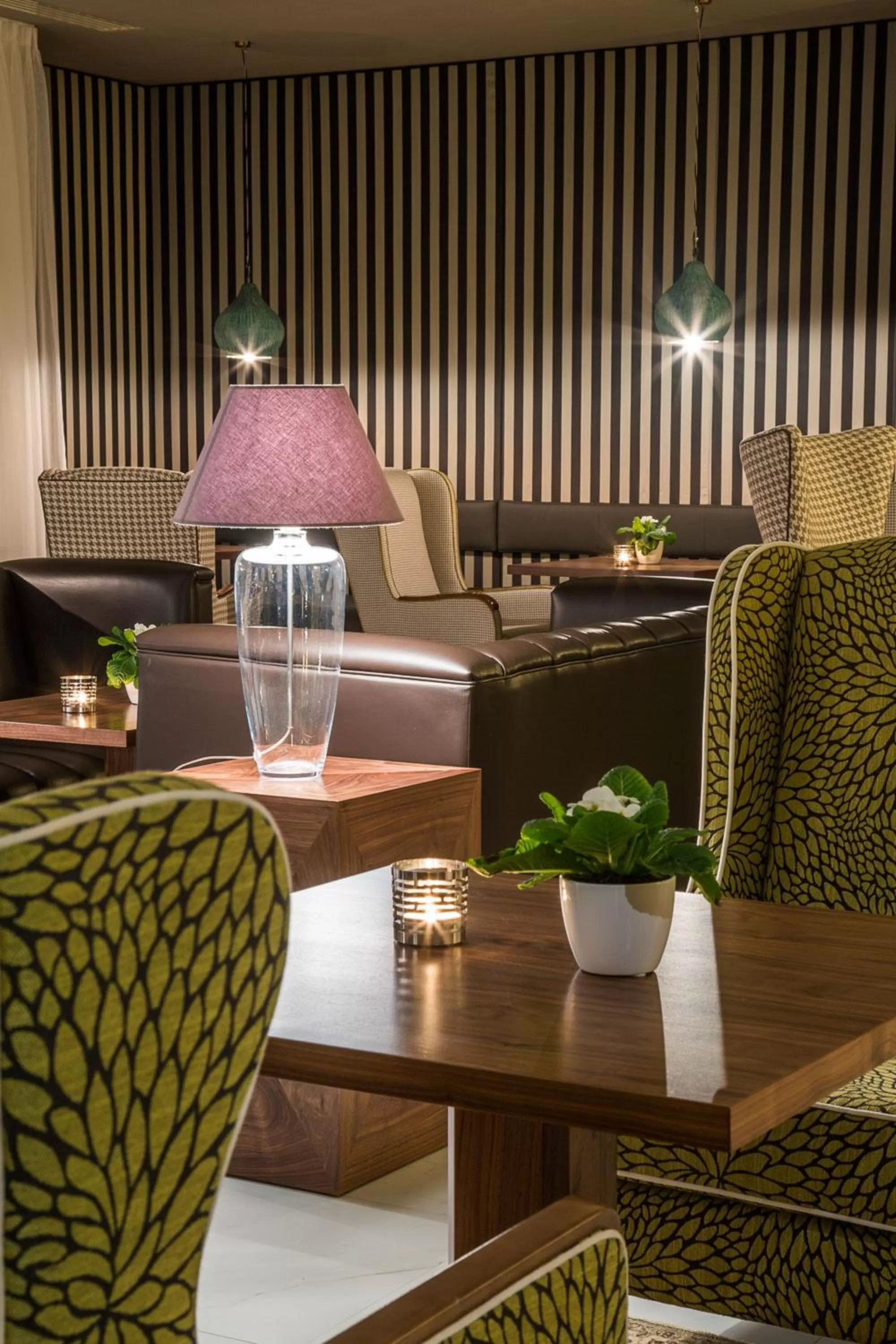 Lounge or bar in Hotel SPA Dr Irena Eris Polanica Zdrój