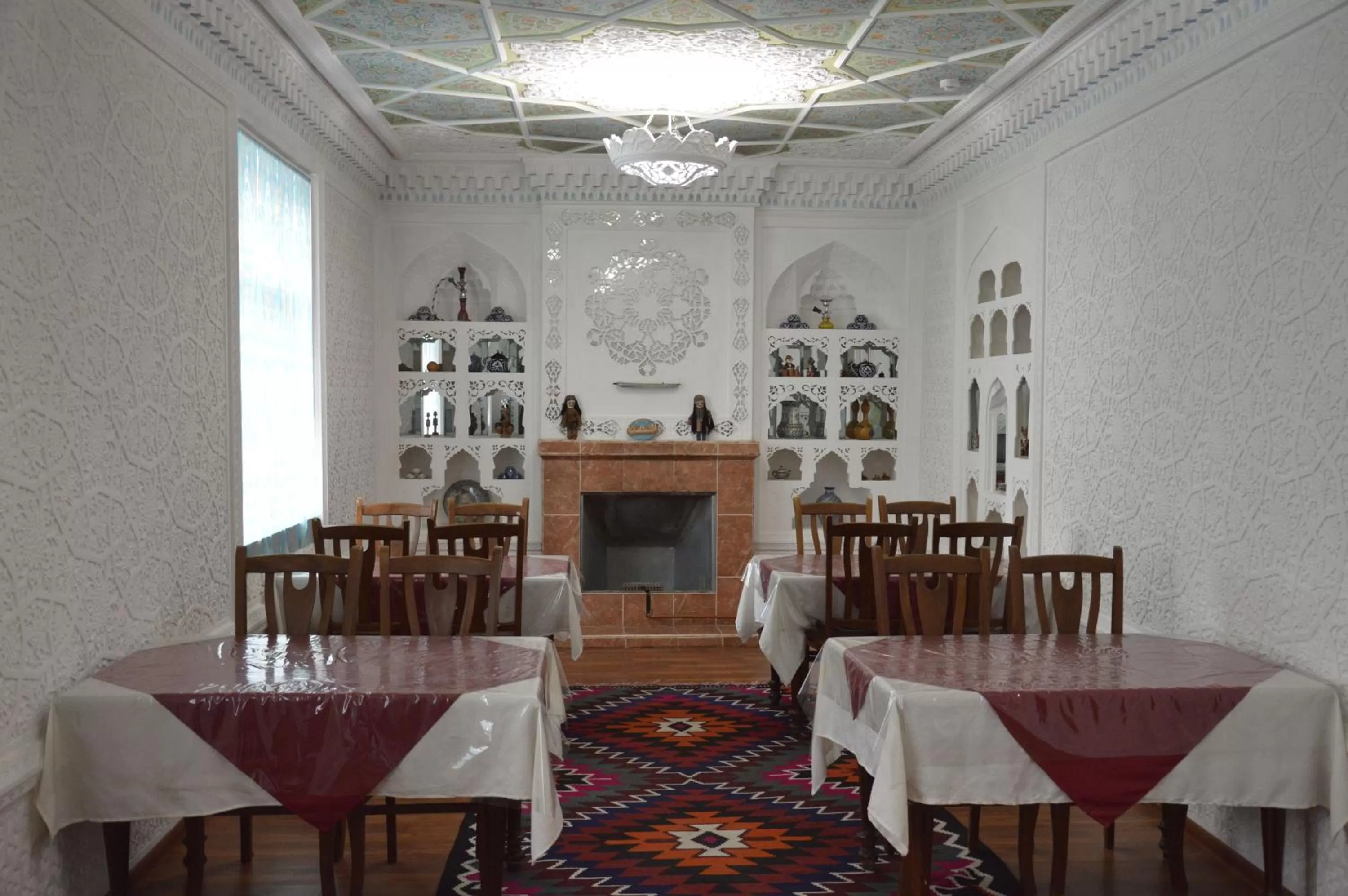 Restaurant/places to eat in Guest House Marokand