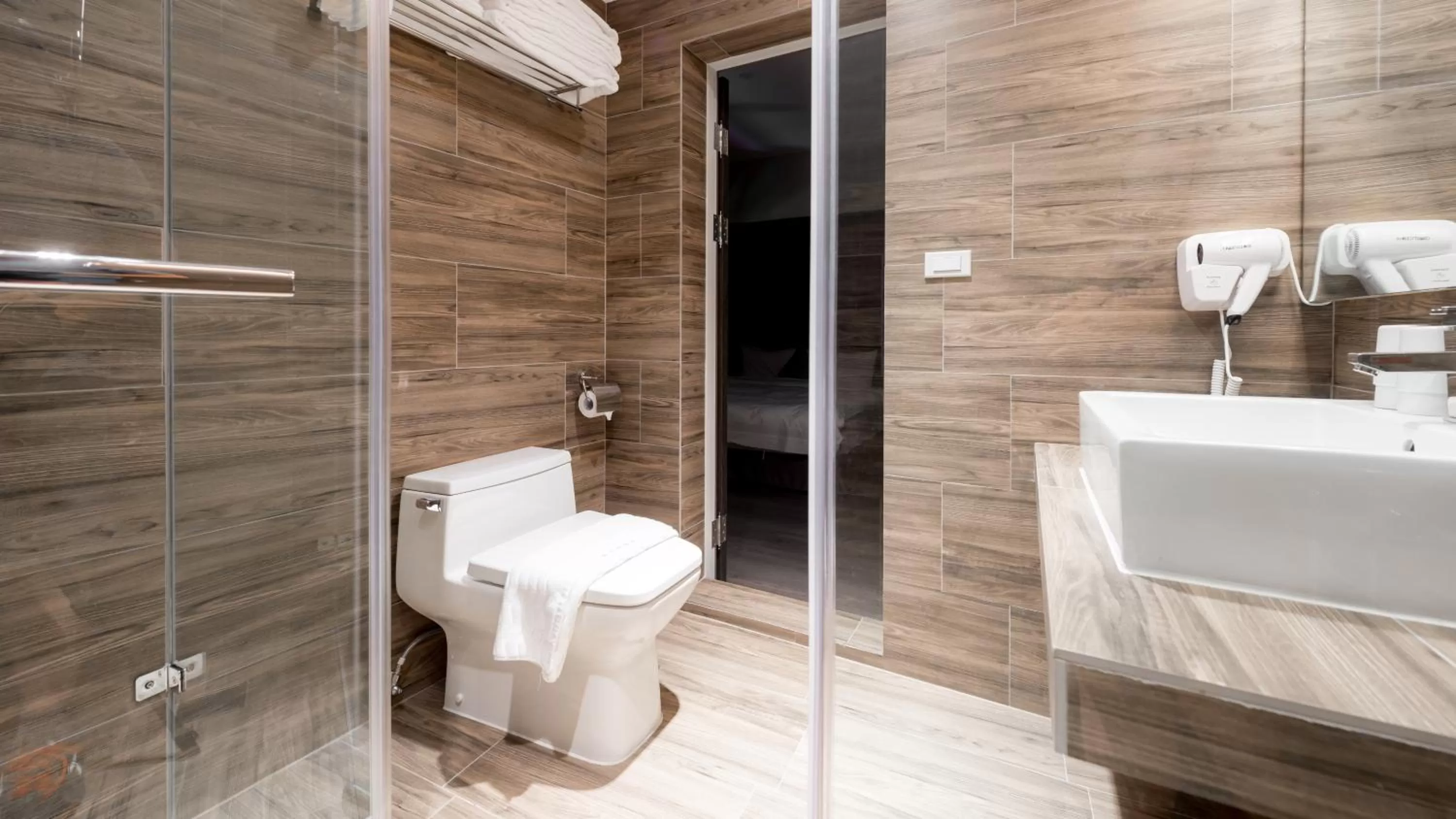 Shower in Wountain Hotel